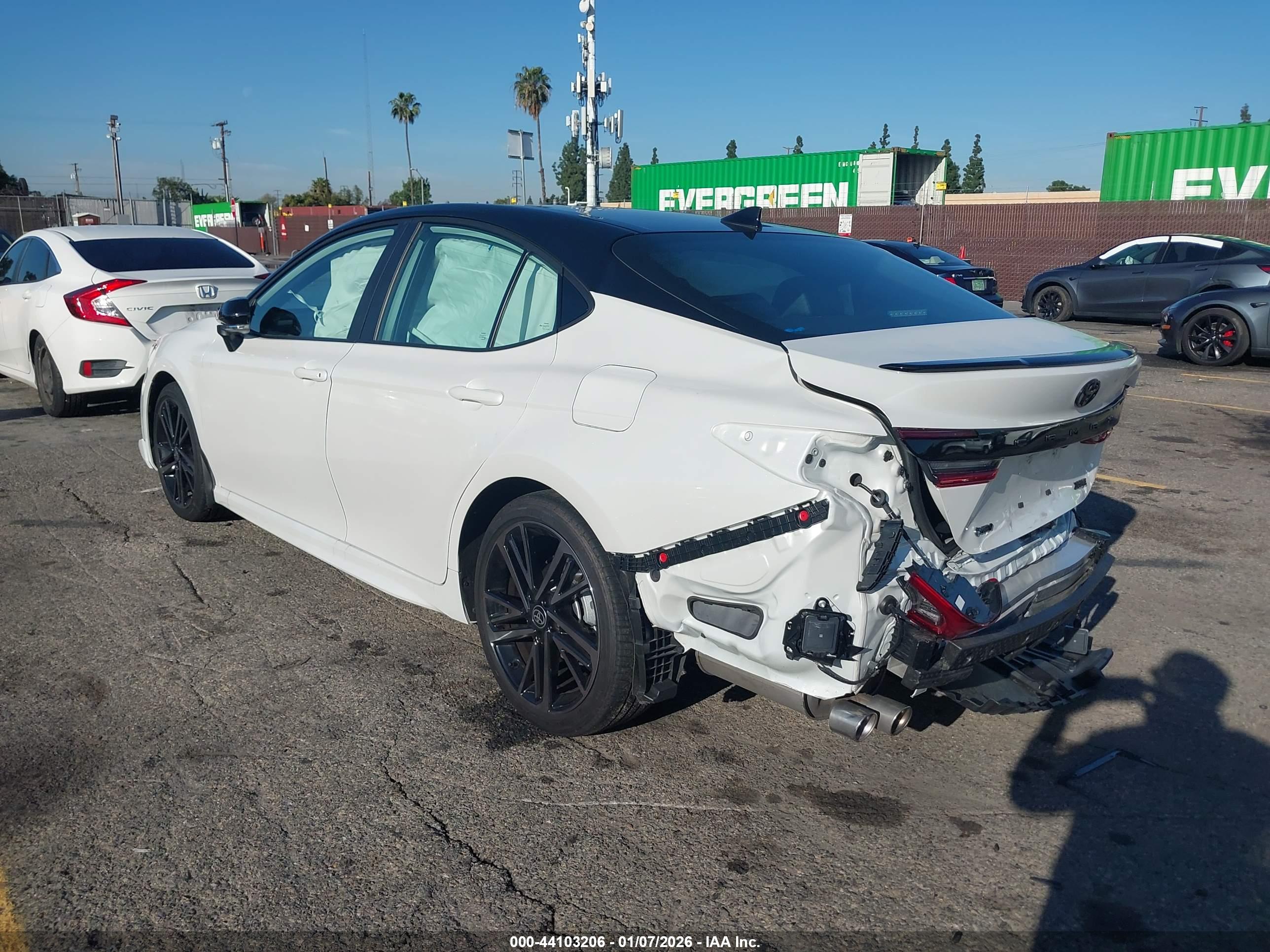 TOYOTA CAMRY image 3
