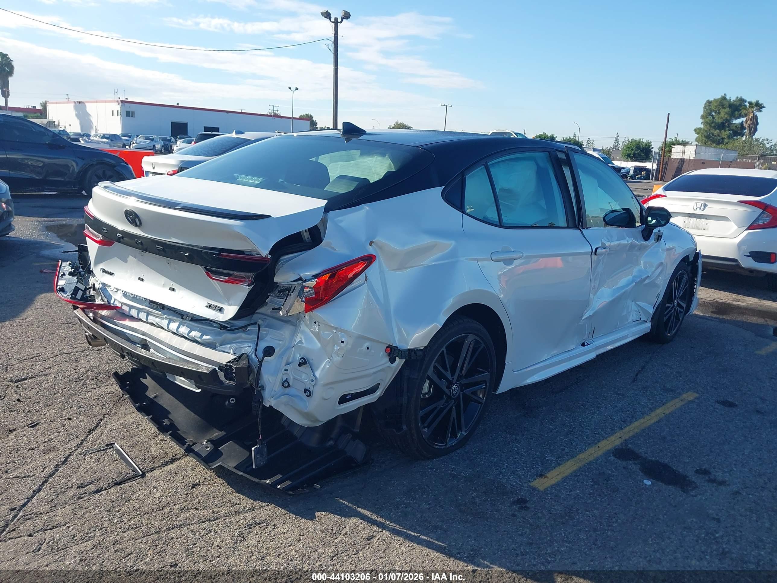 TOYOTA CAMRY image 4