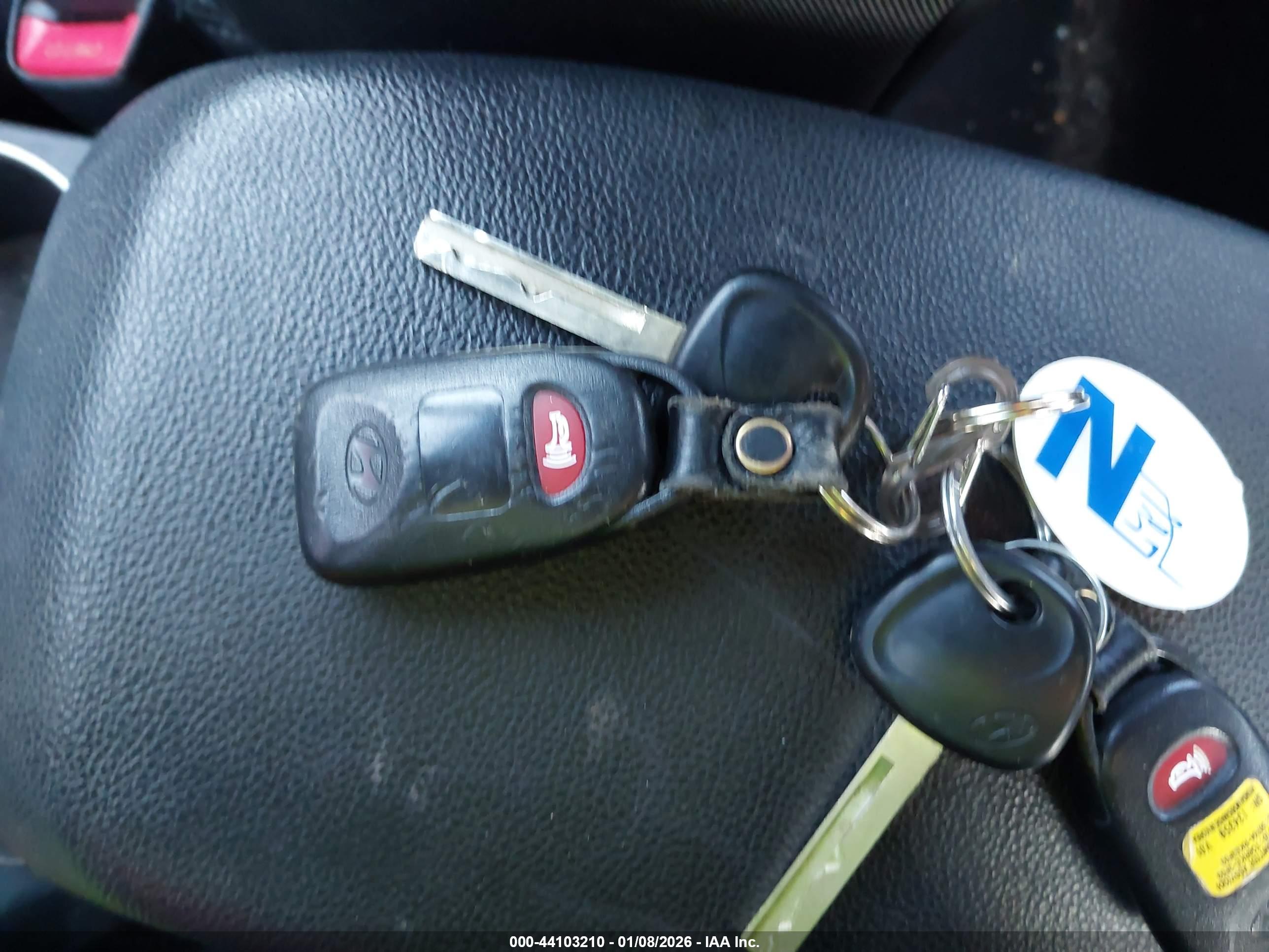 HYUNDAI ELANTRA image 11