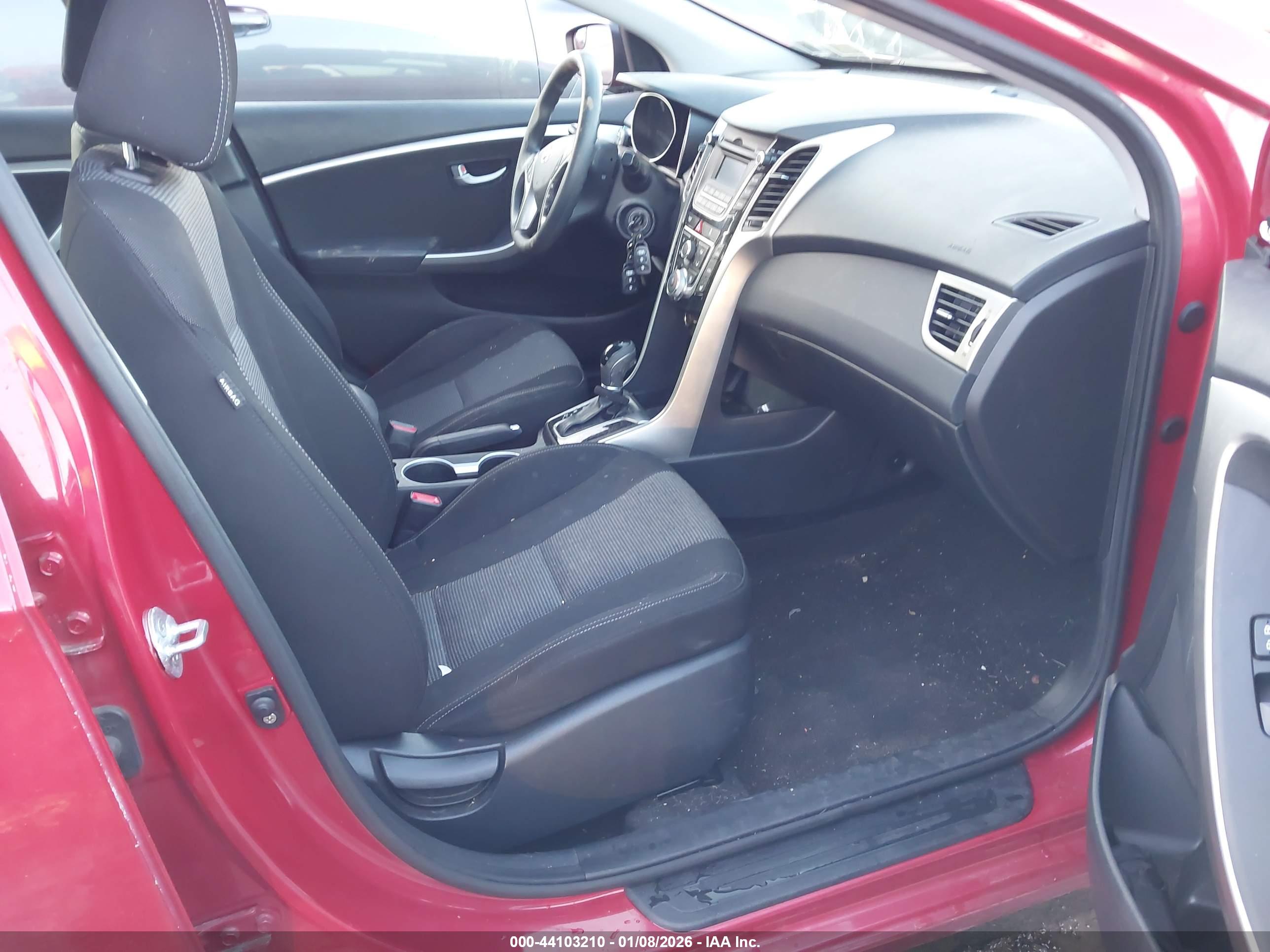 HYUNDAI ELANTRA image 5