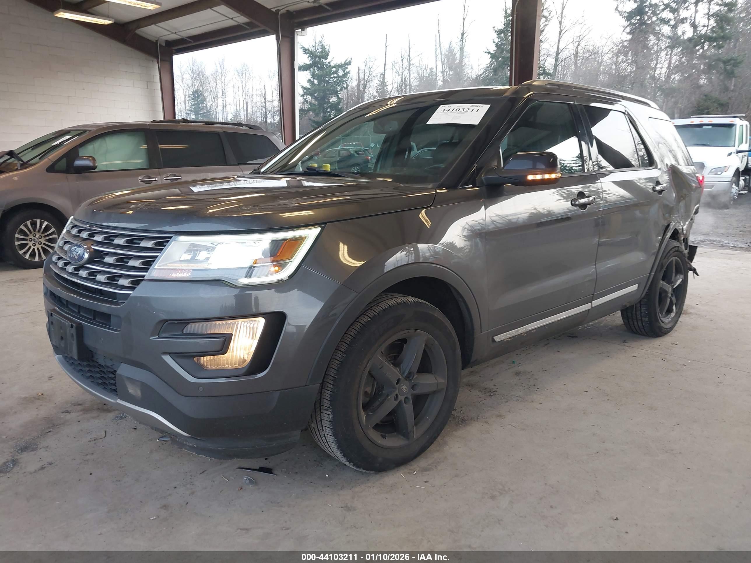 FORD EXPLORER image 2