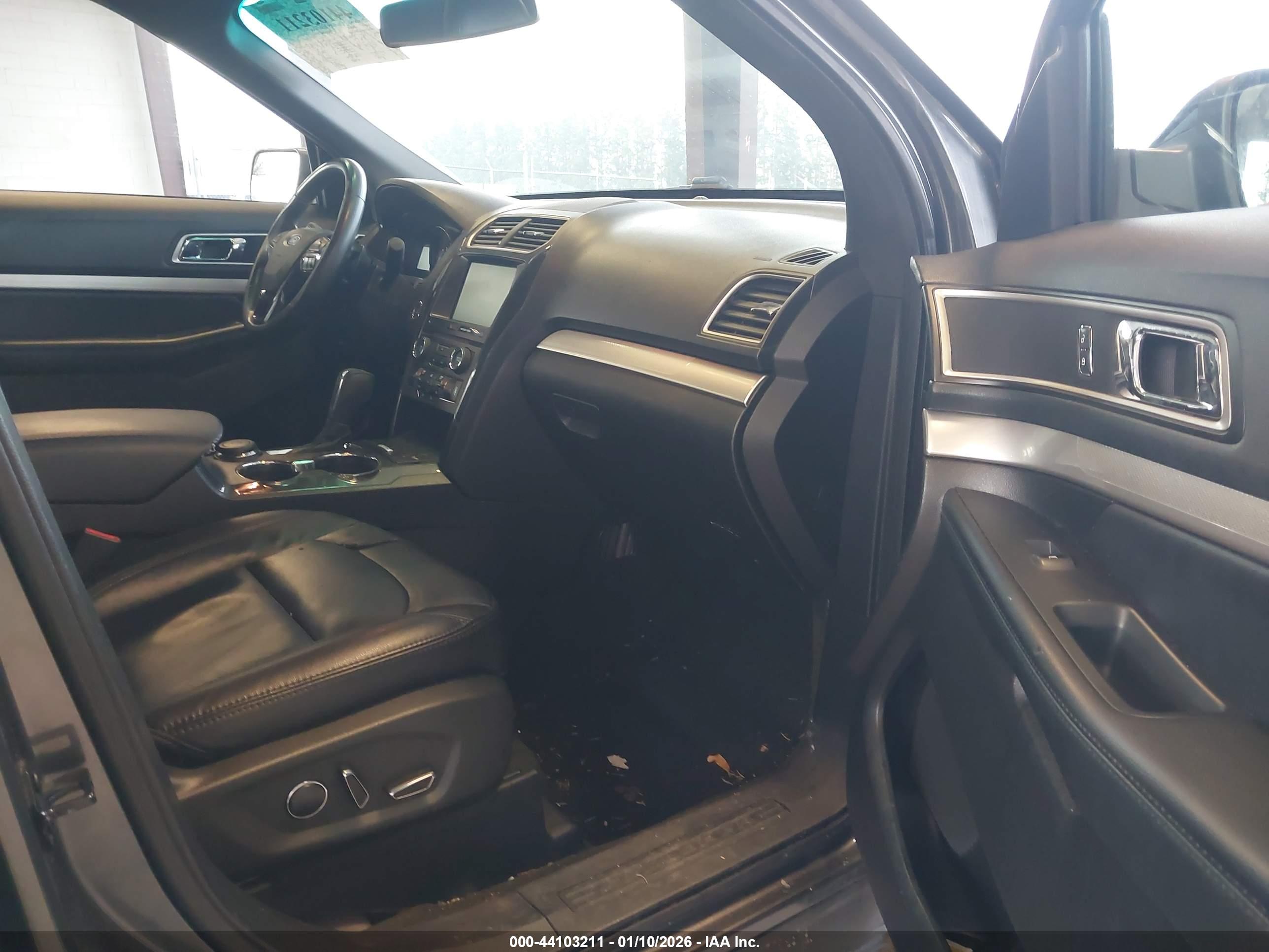 FORD EXPLORER image 5