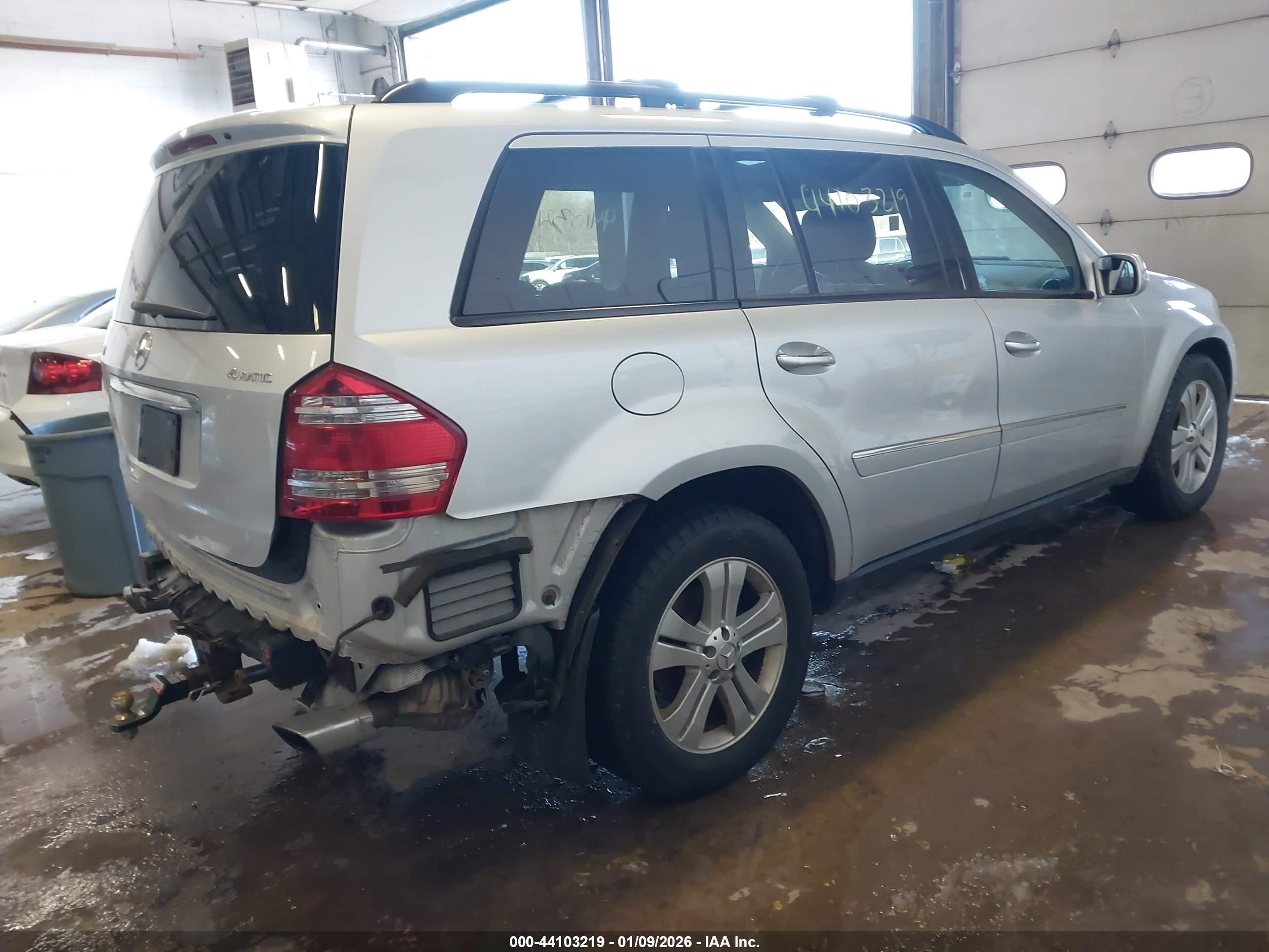 MERCEDES-BENZ GL image 4