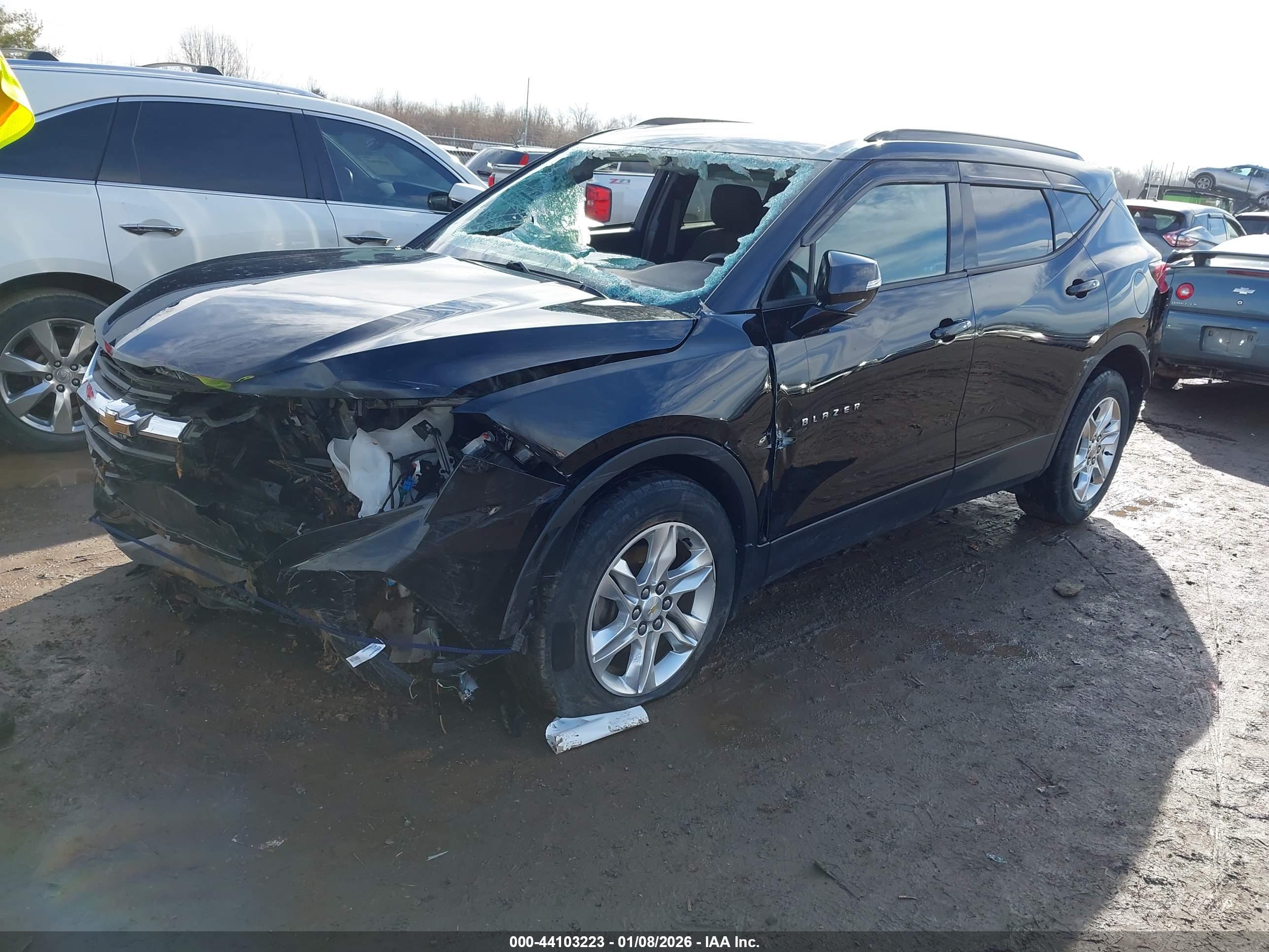 CHEVROLET BLAZER image 2