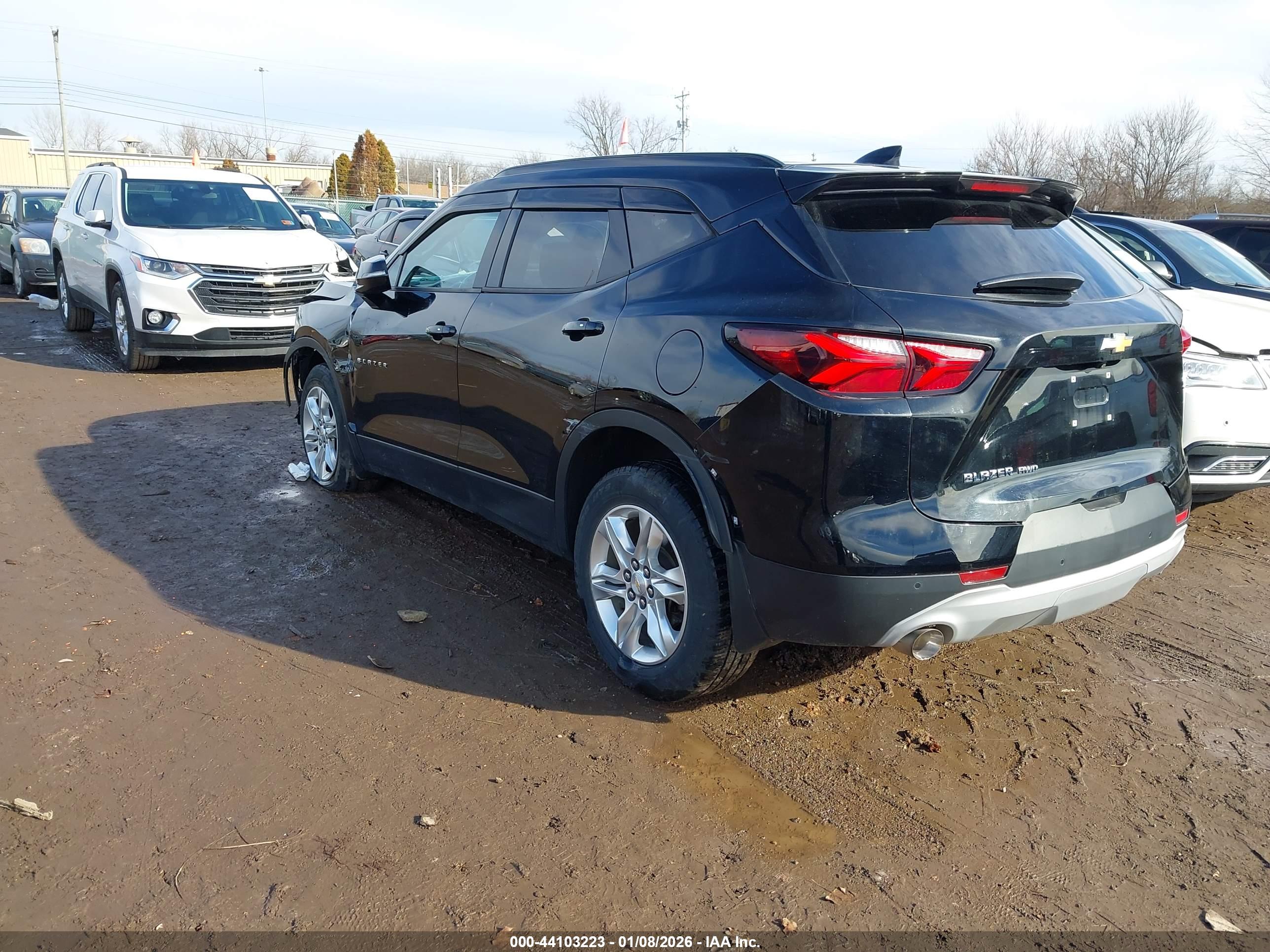 CHEVROLET BLAZER image 3
