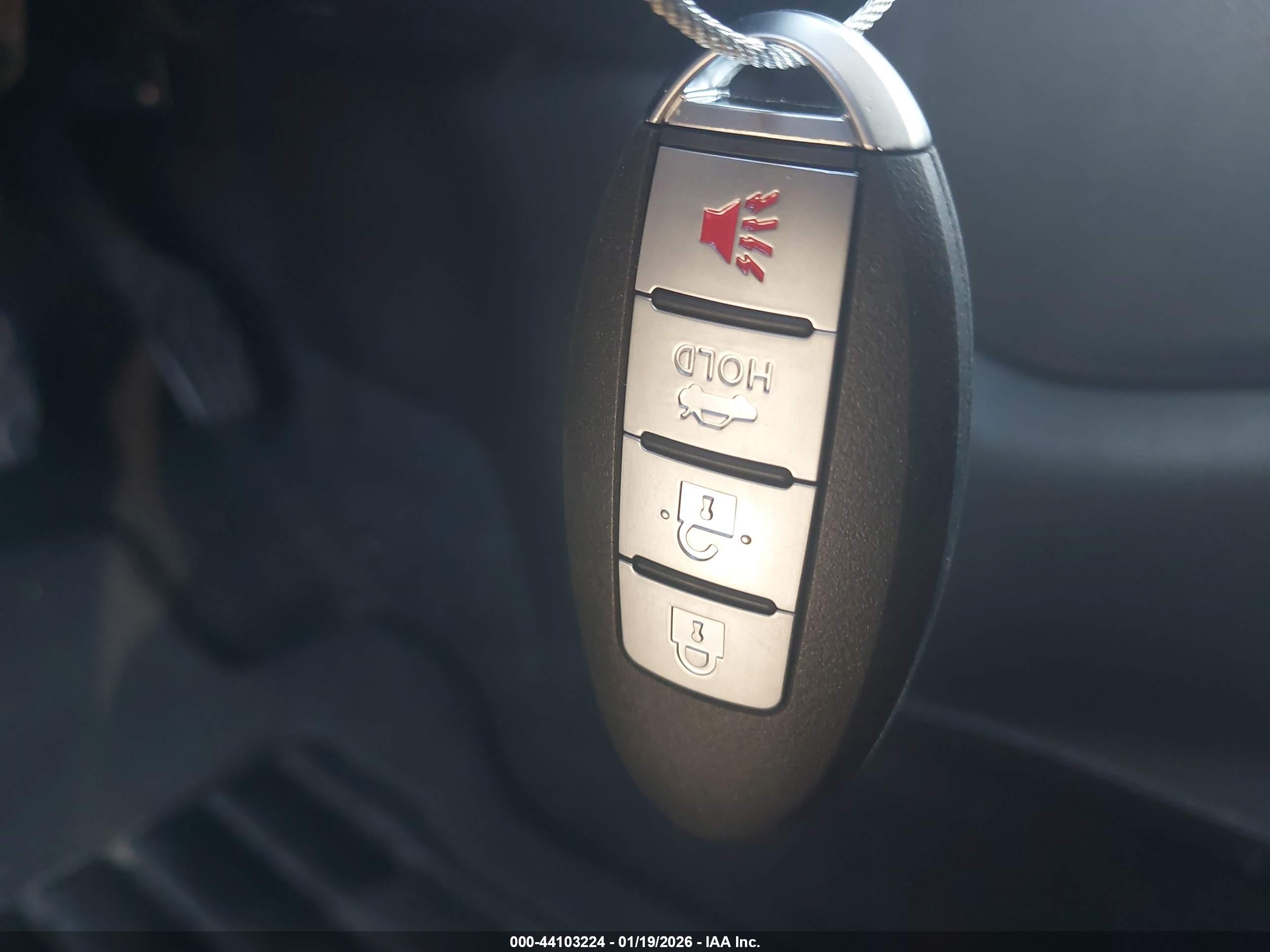 NISSAN ROGUE image 11