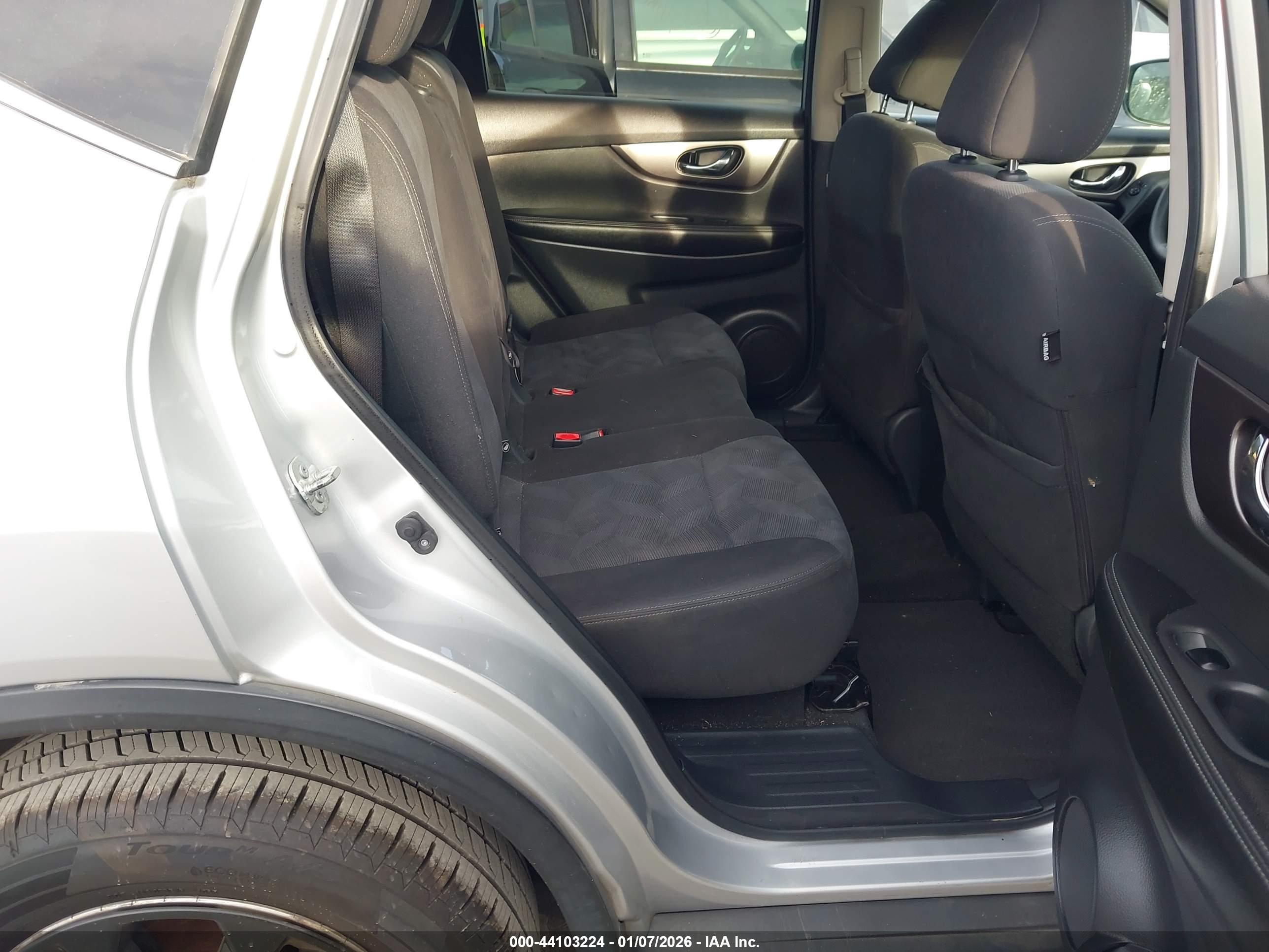 NISSAN ROGUE image 8