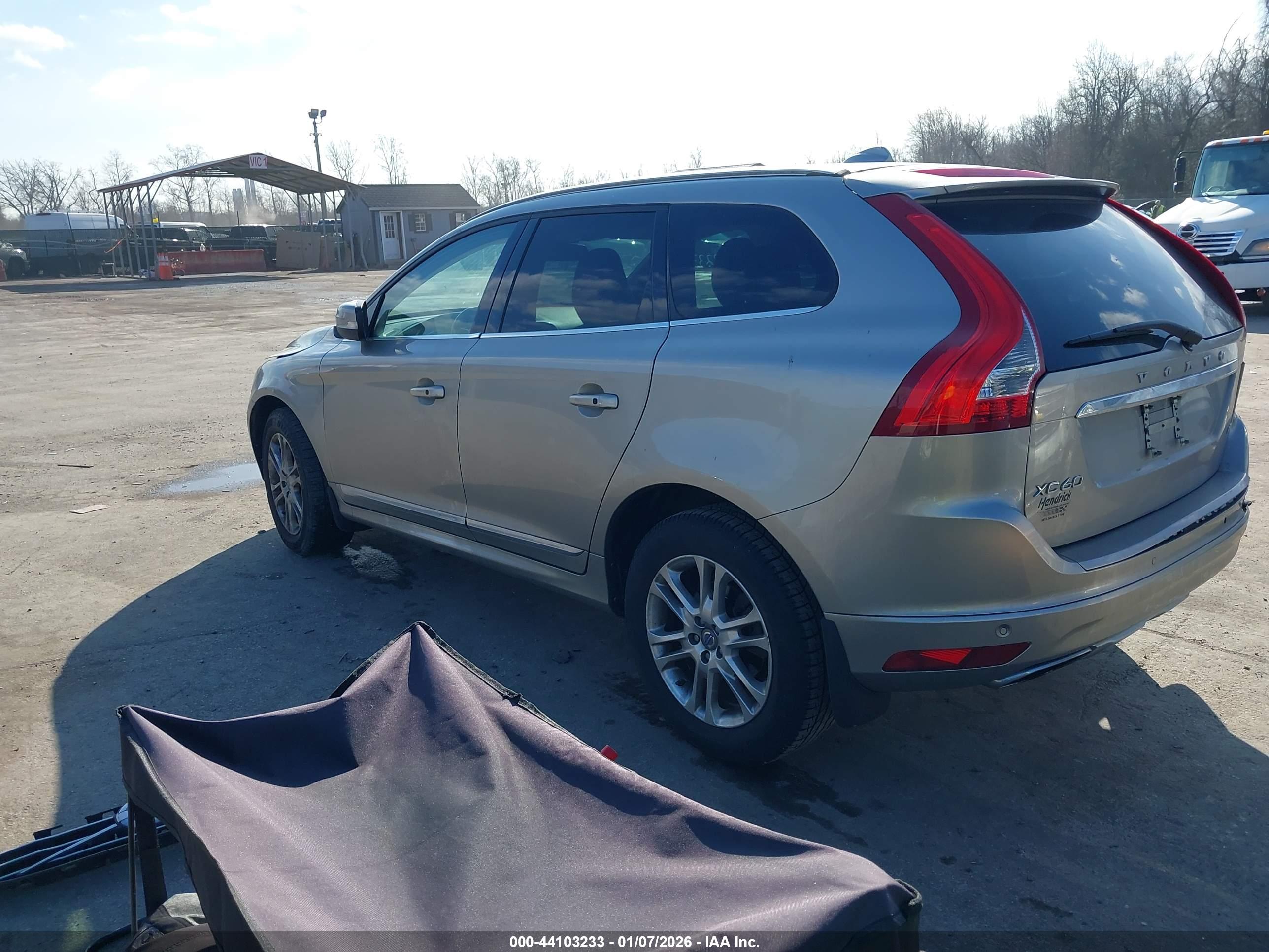 VOLVO XC60 image 3