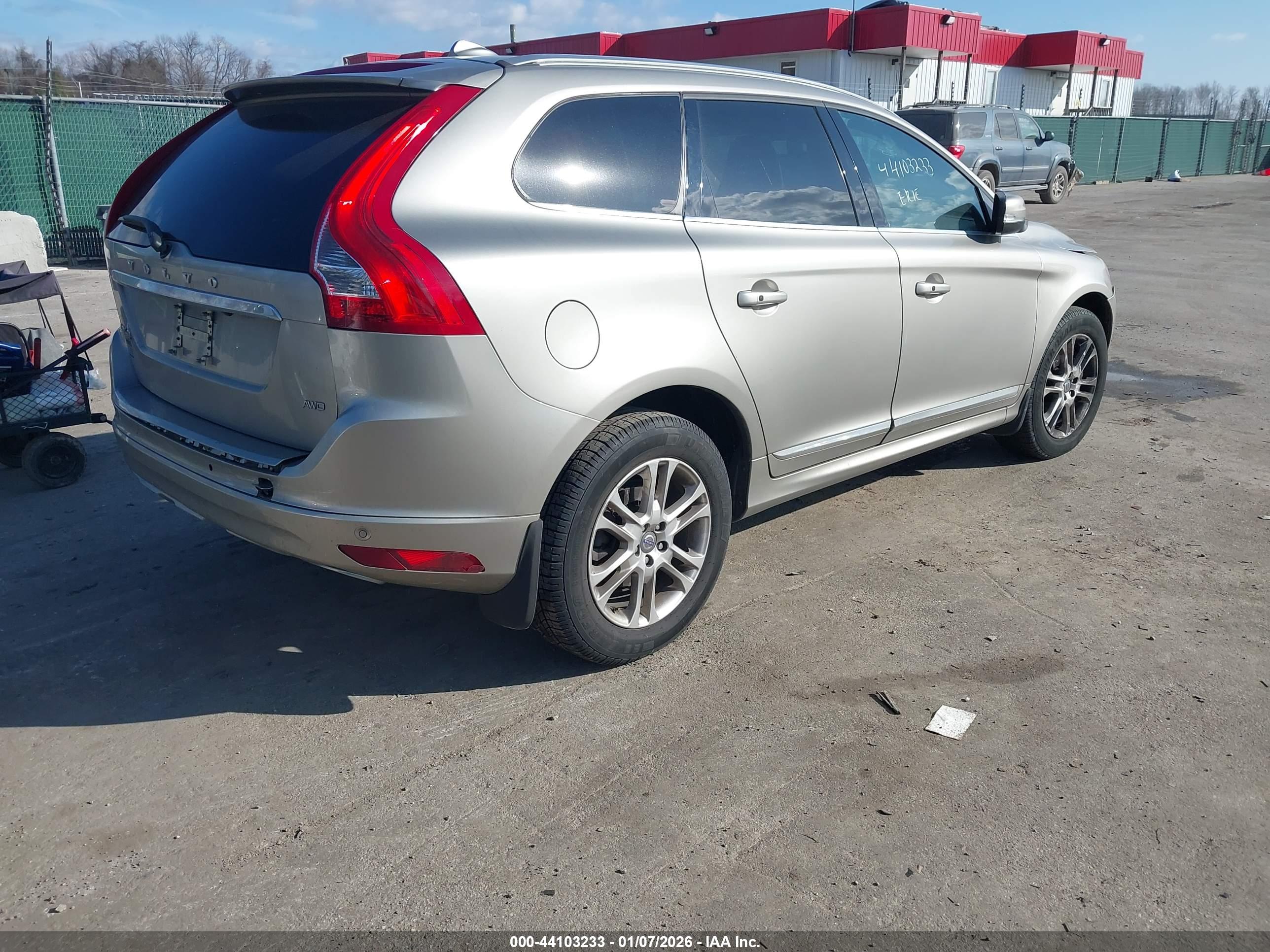 VOLVO XC60 image 4