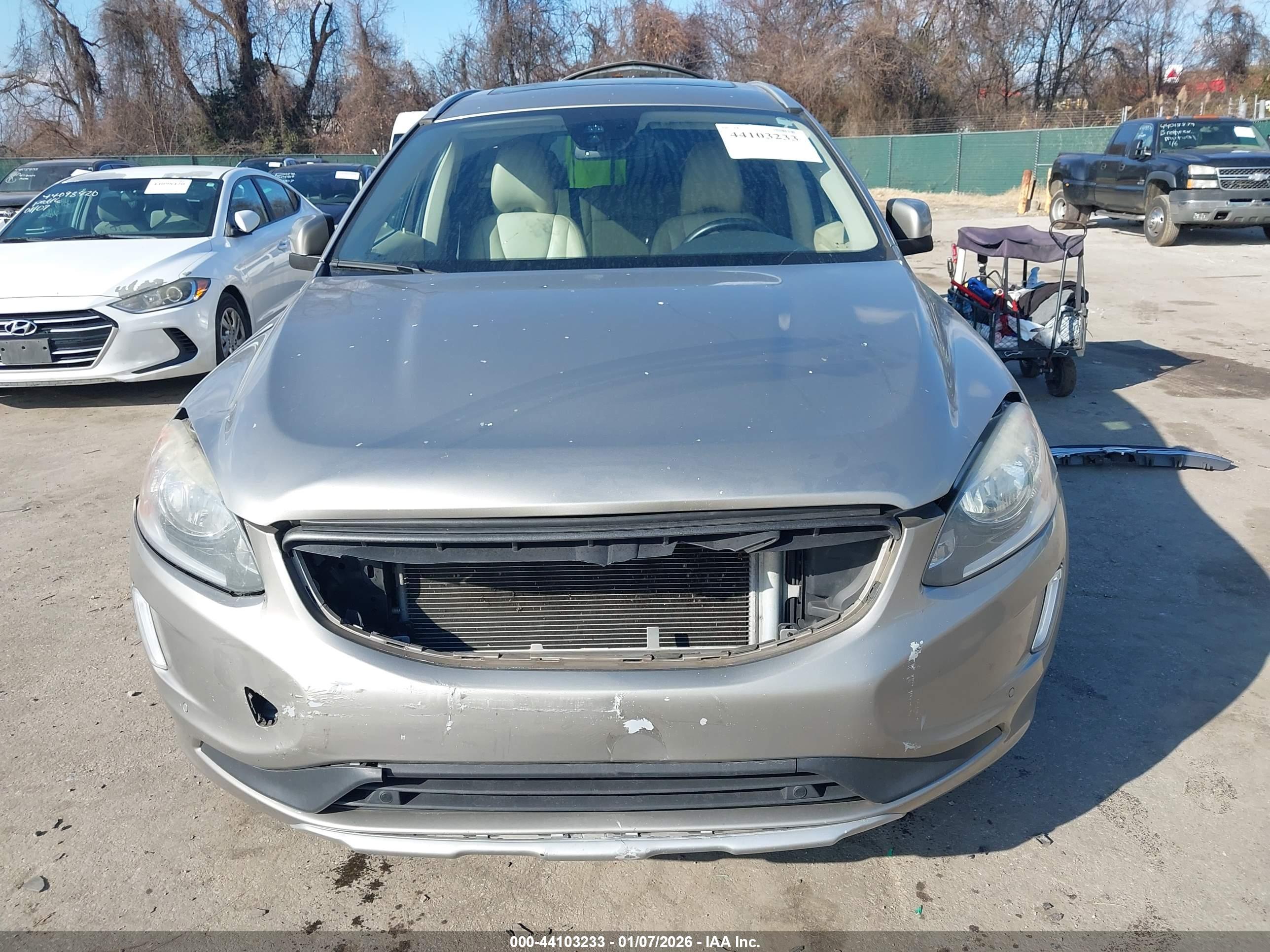 VOLVO XC60 image 6