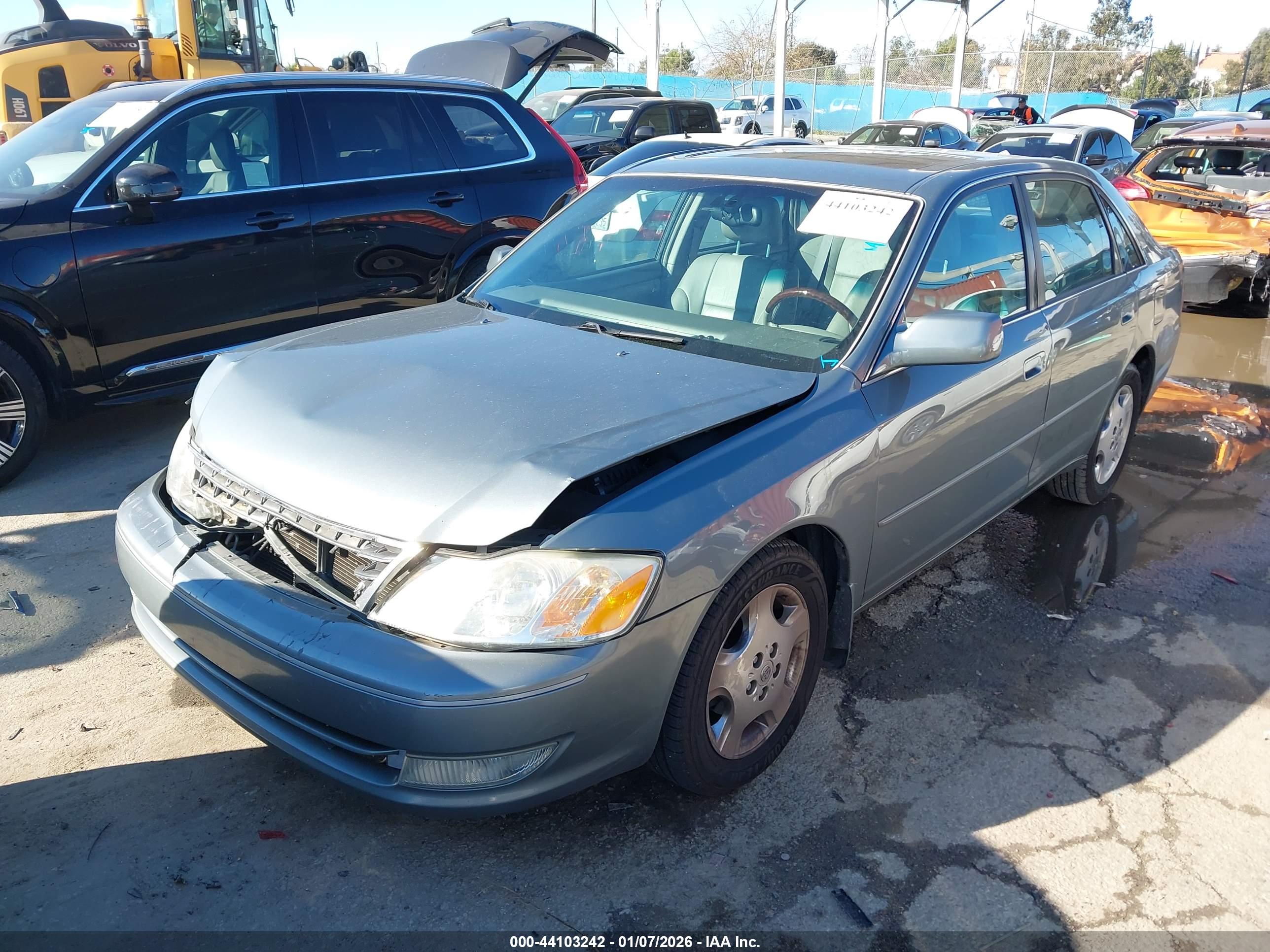 TOYOTA AVALON image 2