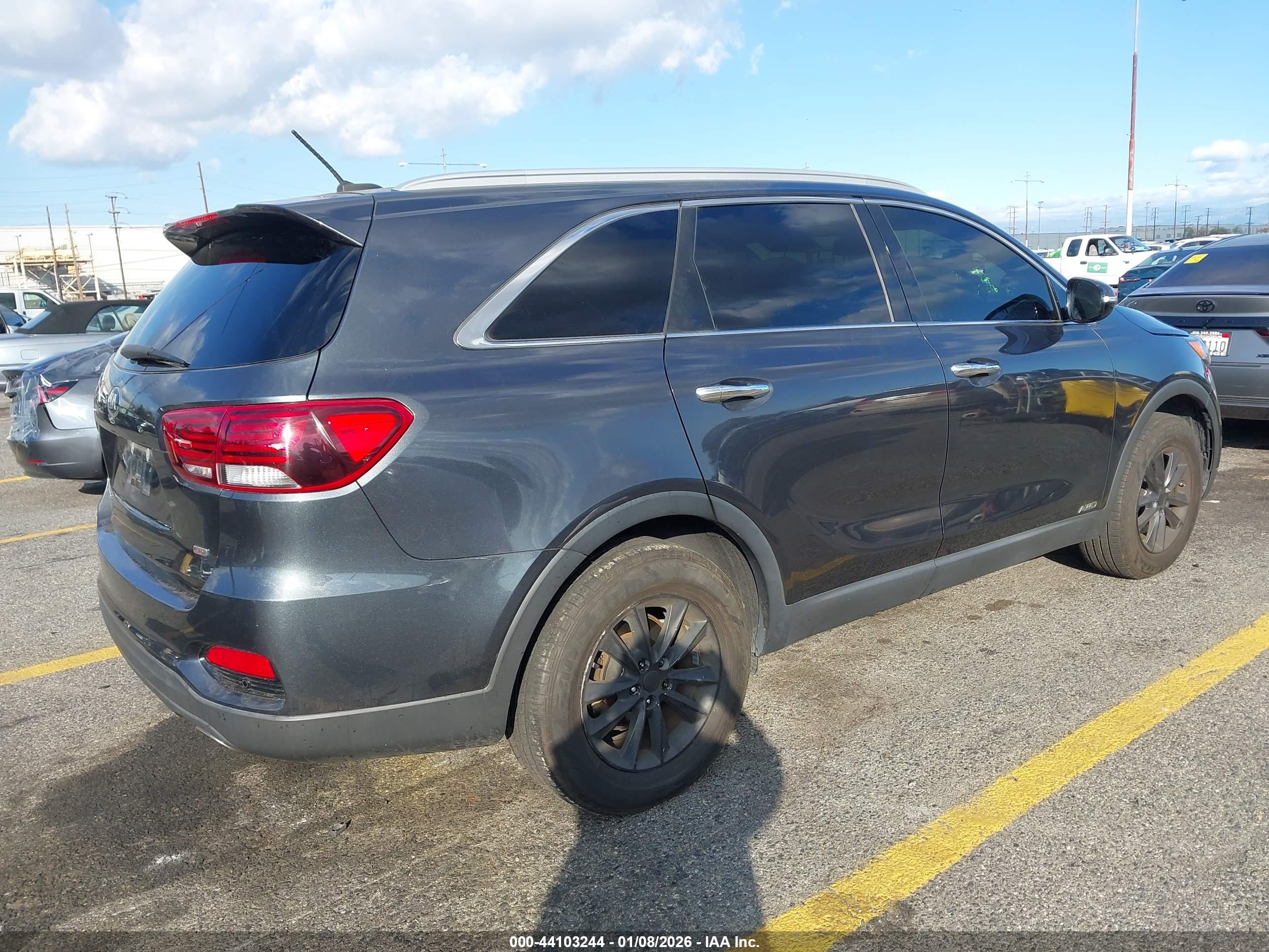 KIA SORENTO image 4