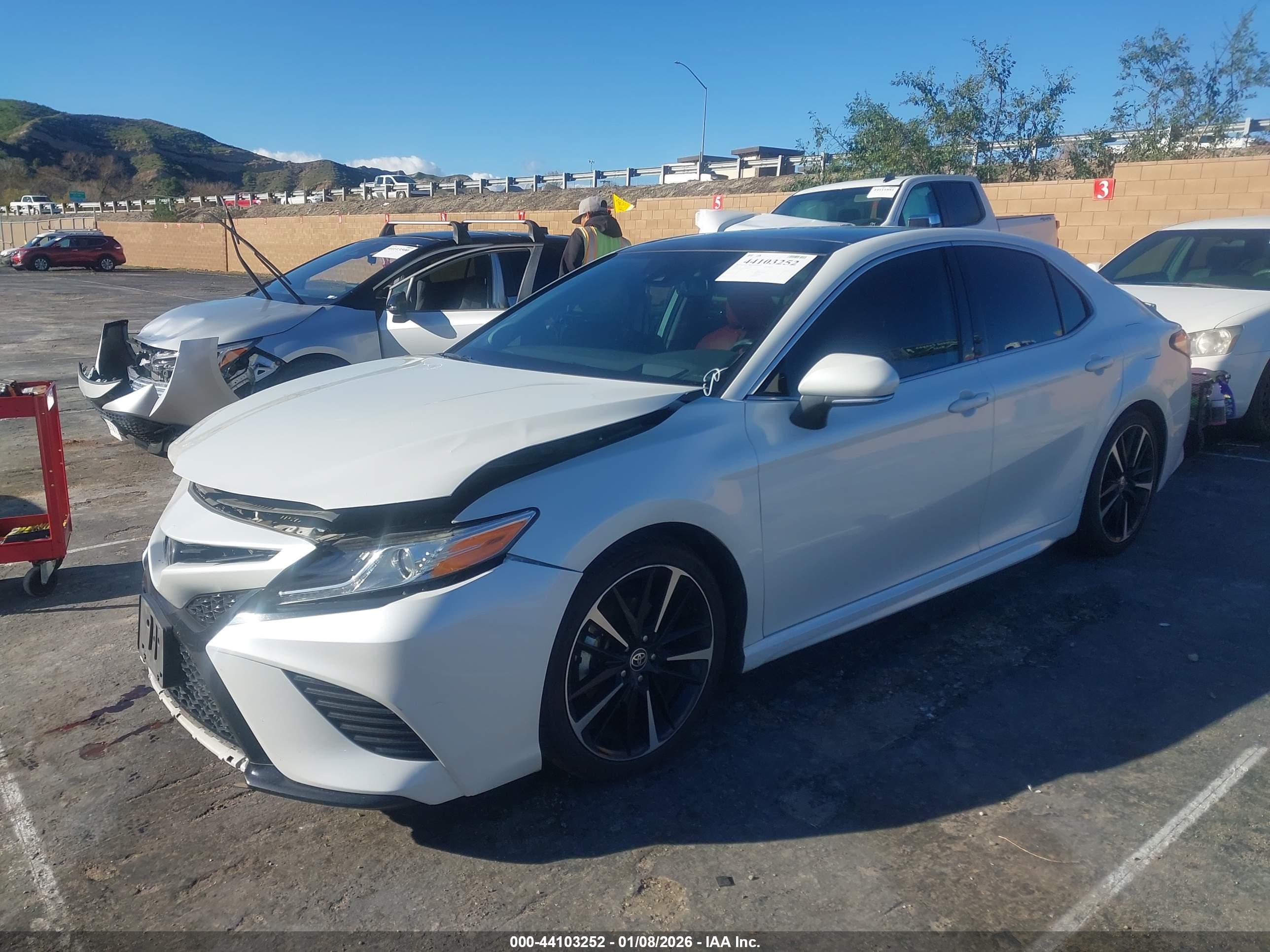 TOYOTA CAMRY image 2