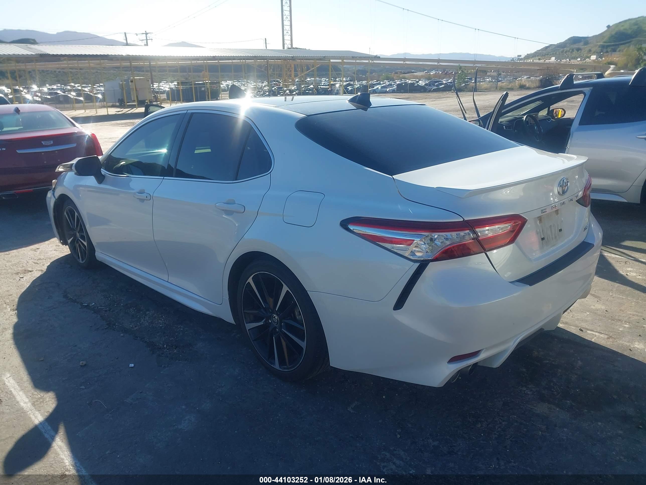 TOYOTA CAMRY image 3