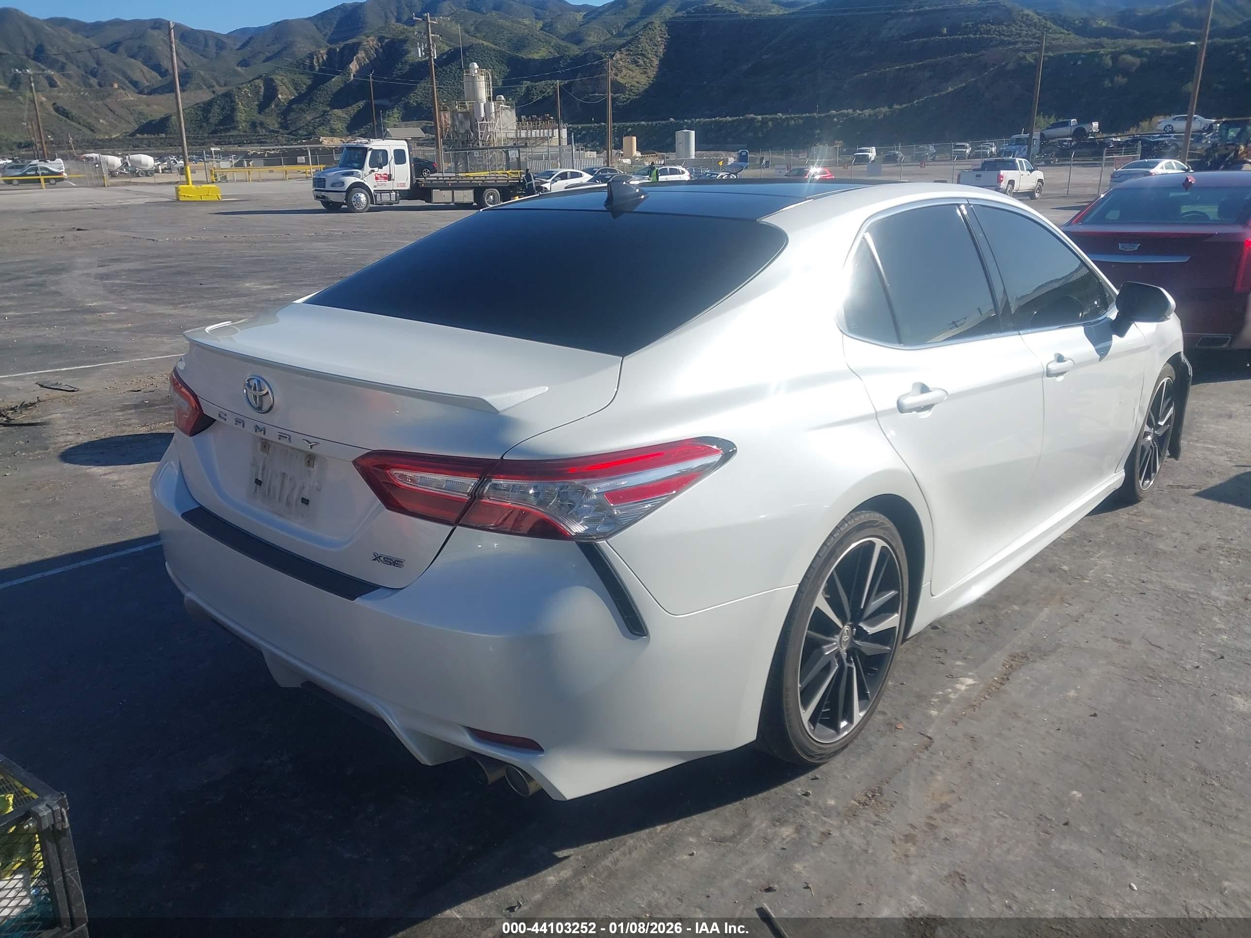 TOYOTA CAMRY image 4