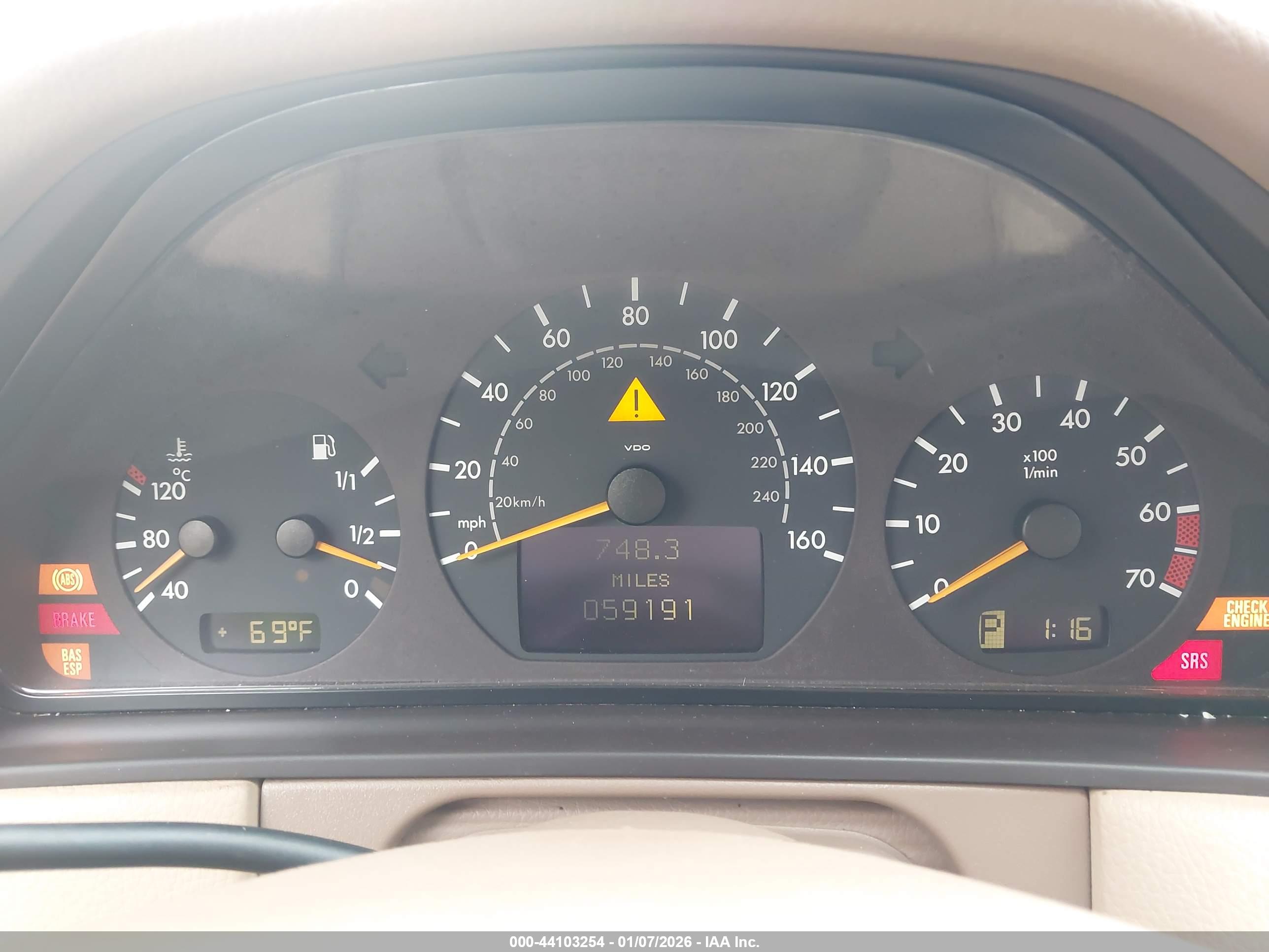 MERCEDES-BENZ E image 7