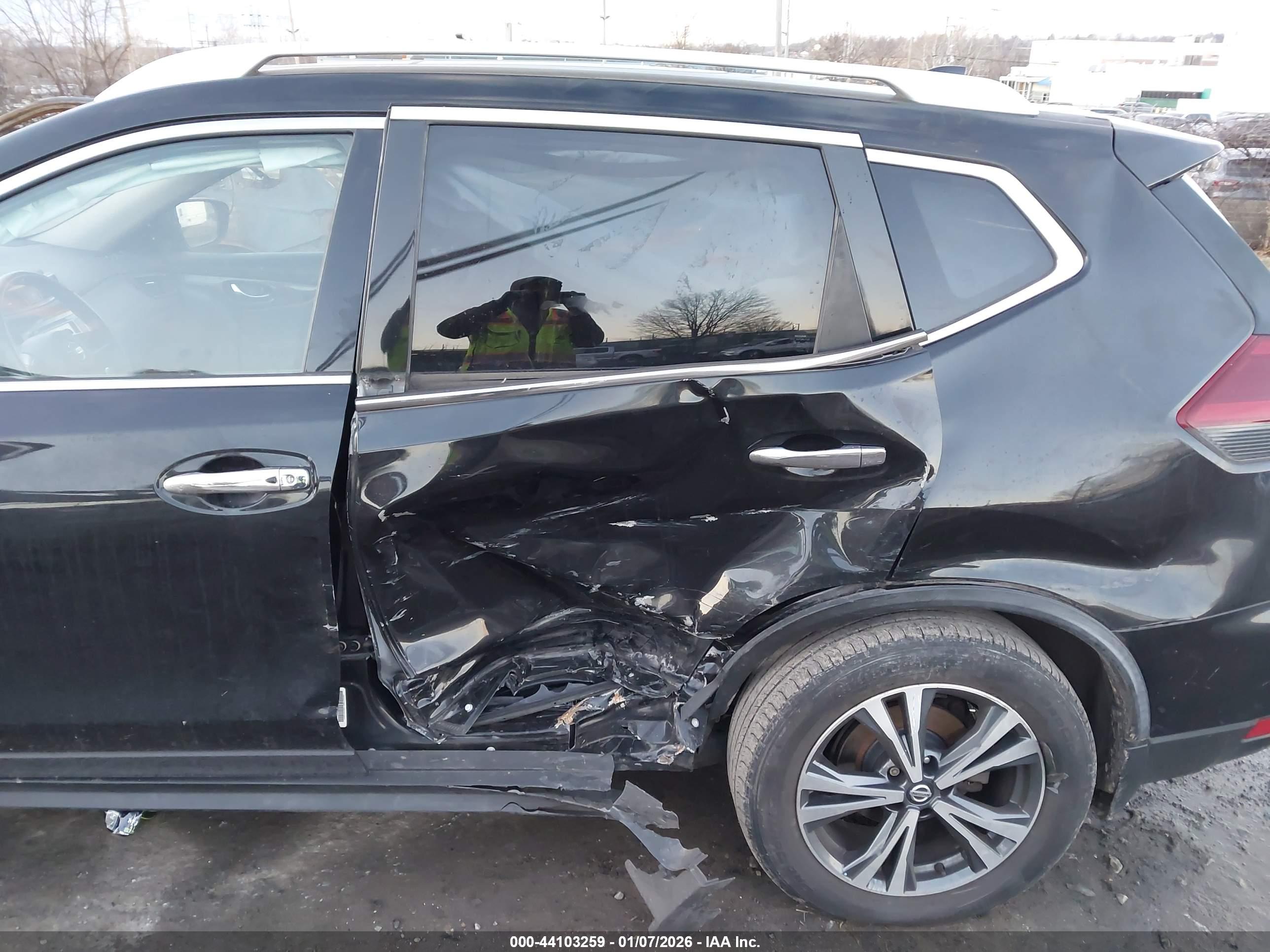 NISSAN ROGUE image 6
