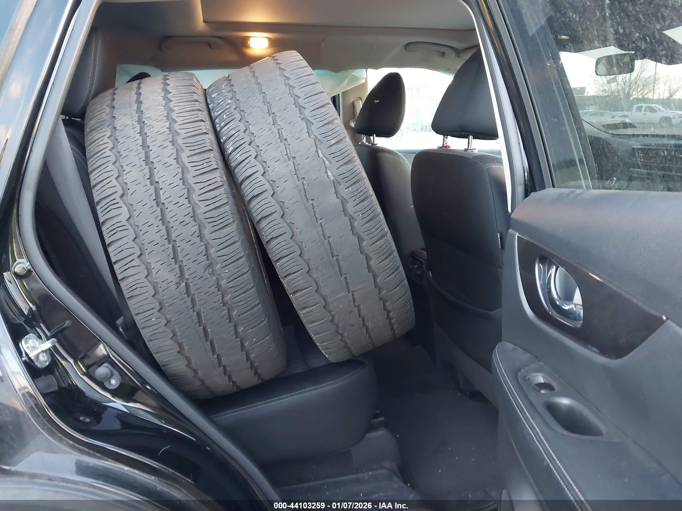 NISSAN ROGUE image 8