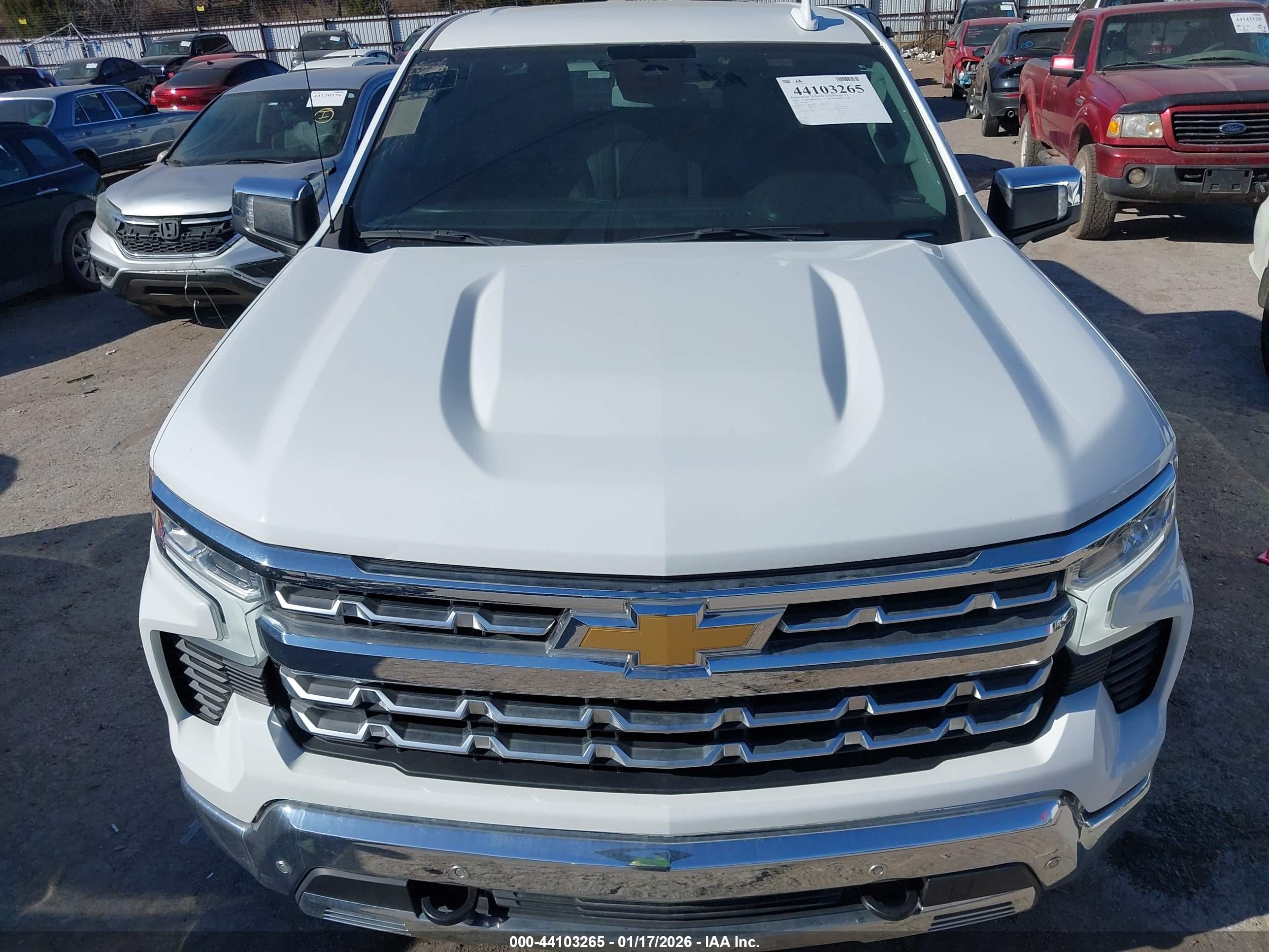 CHEVROLET SILVERADO image 6