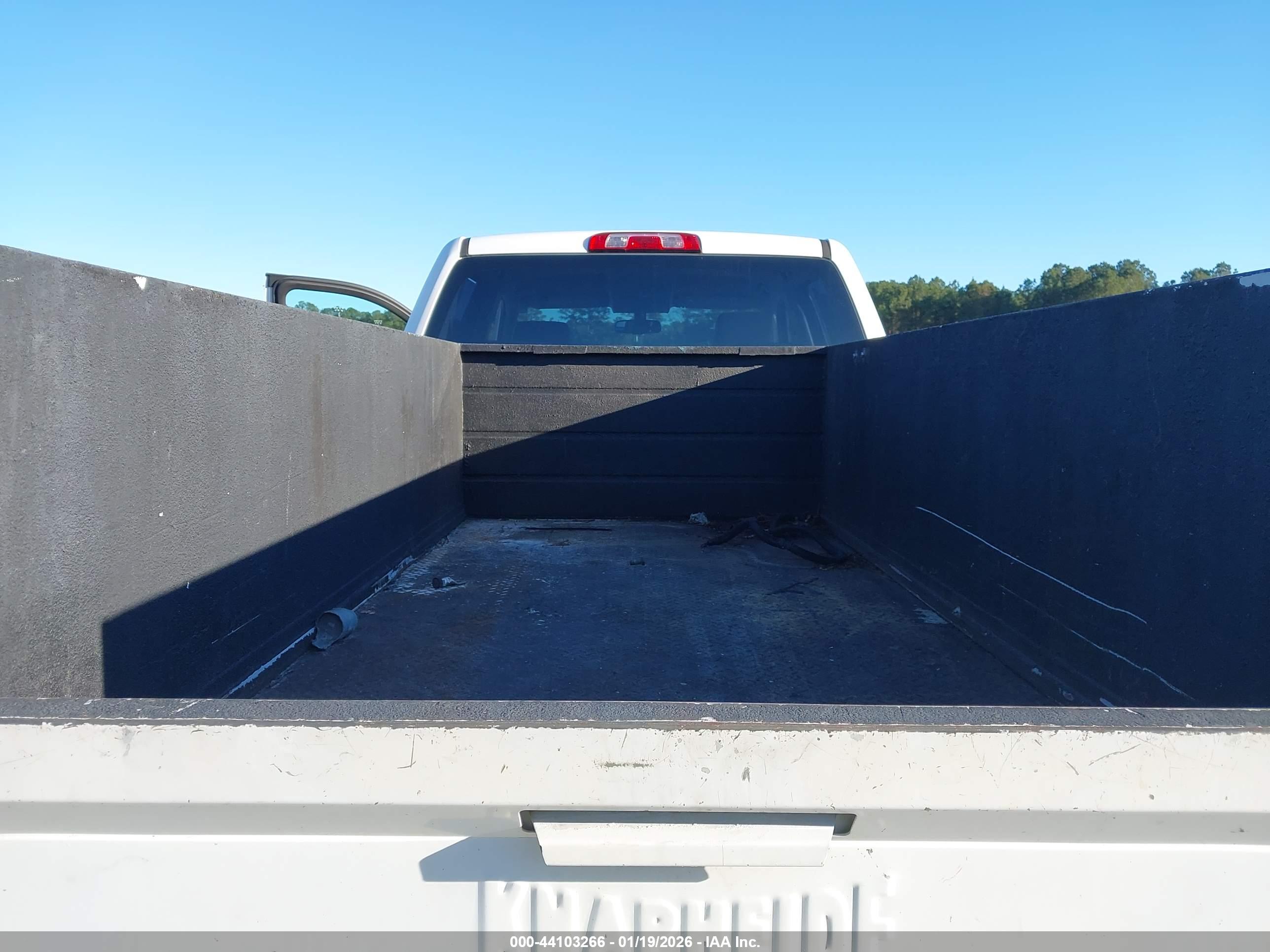GMC SIERRA image 7