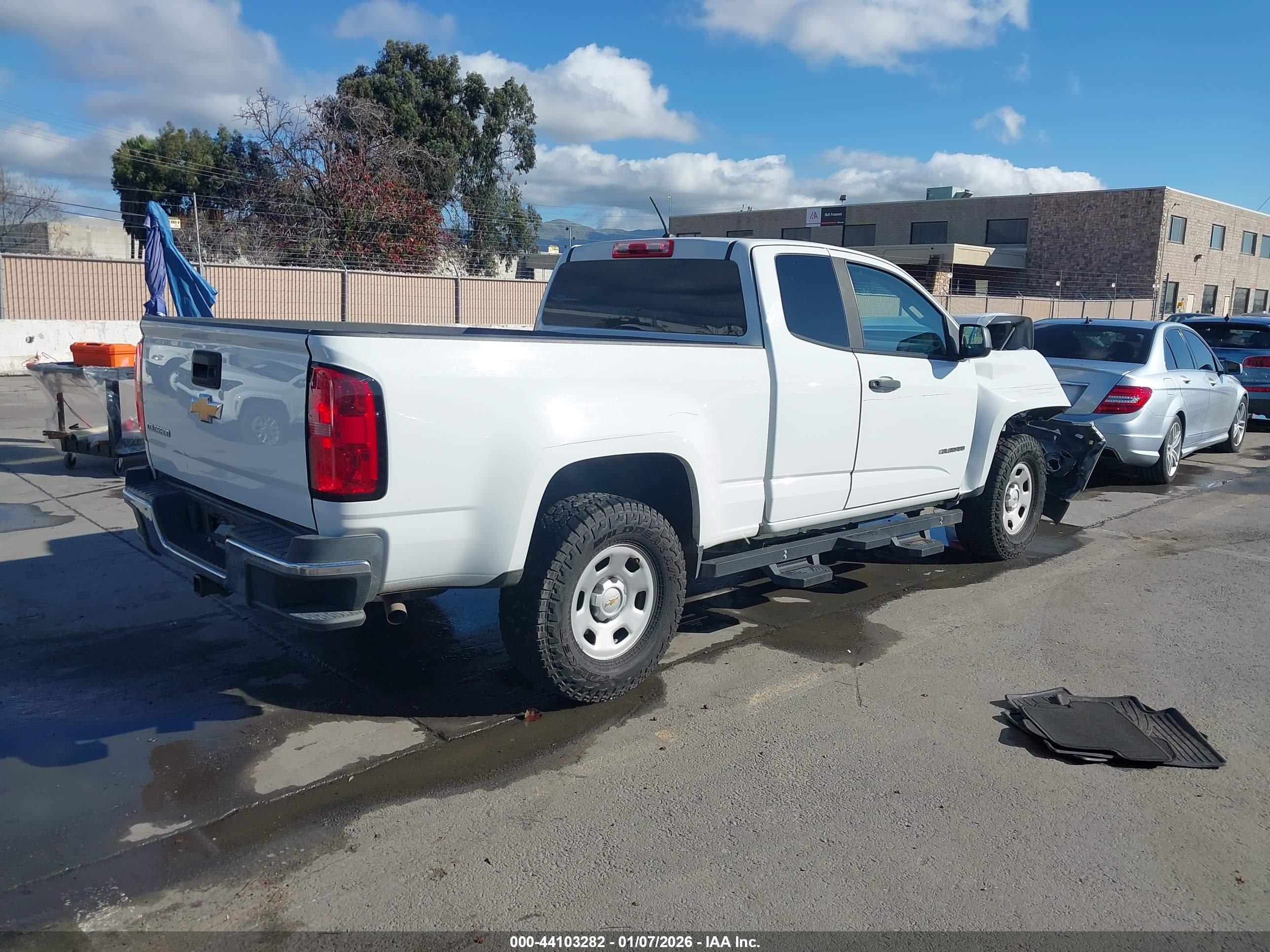 CHEVROLET COLORADO image 4