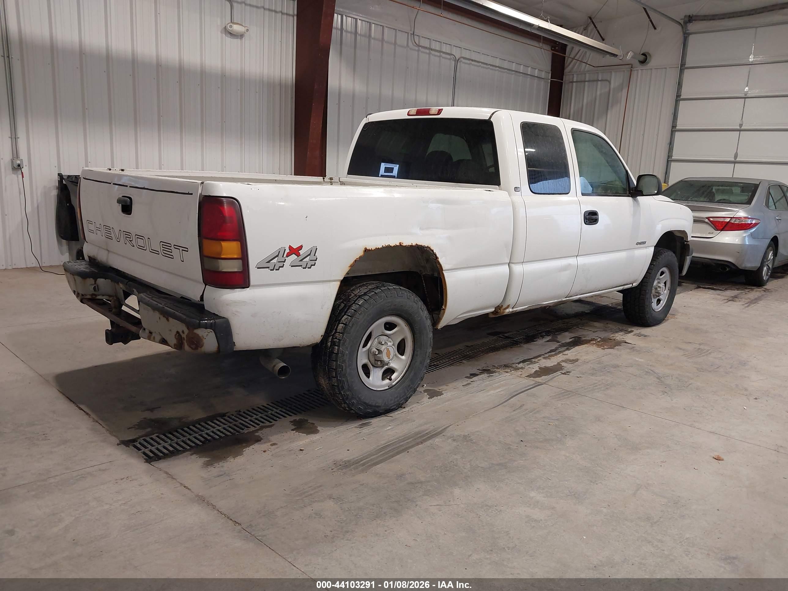 CHEVROLET SILVERADO image 4