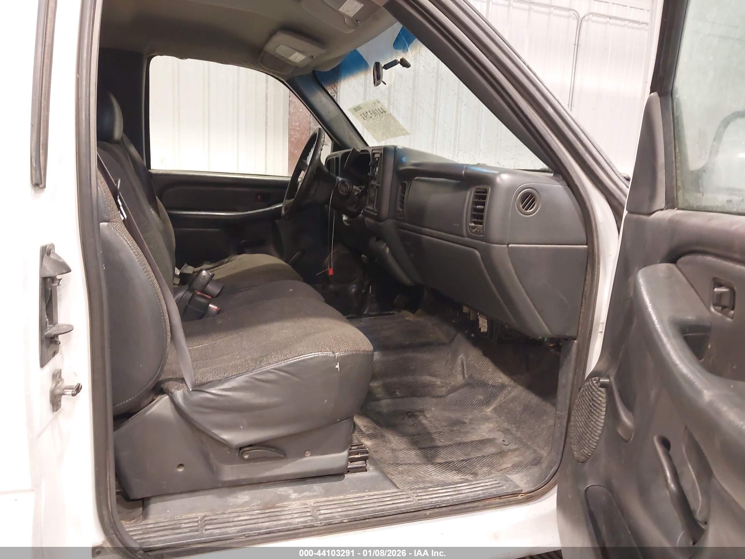 CHEVROLET SILVERADO image 5