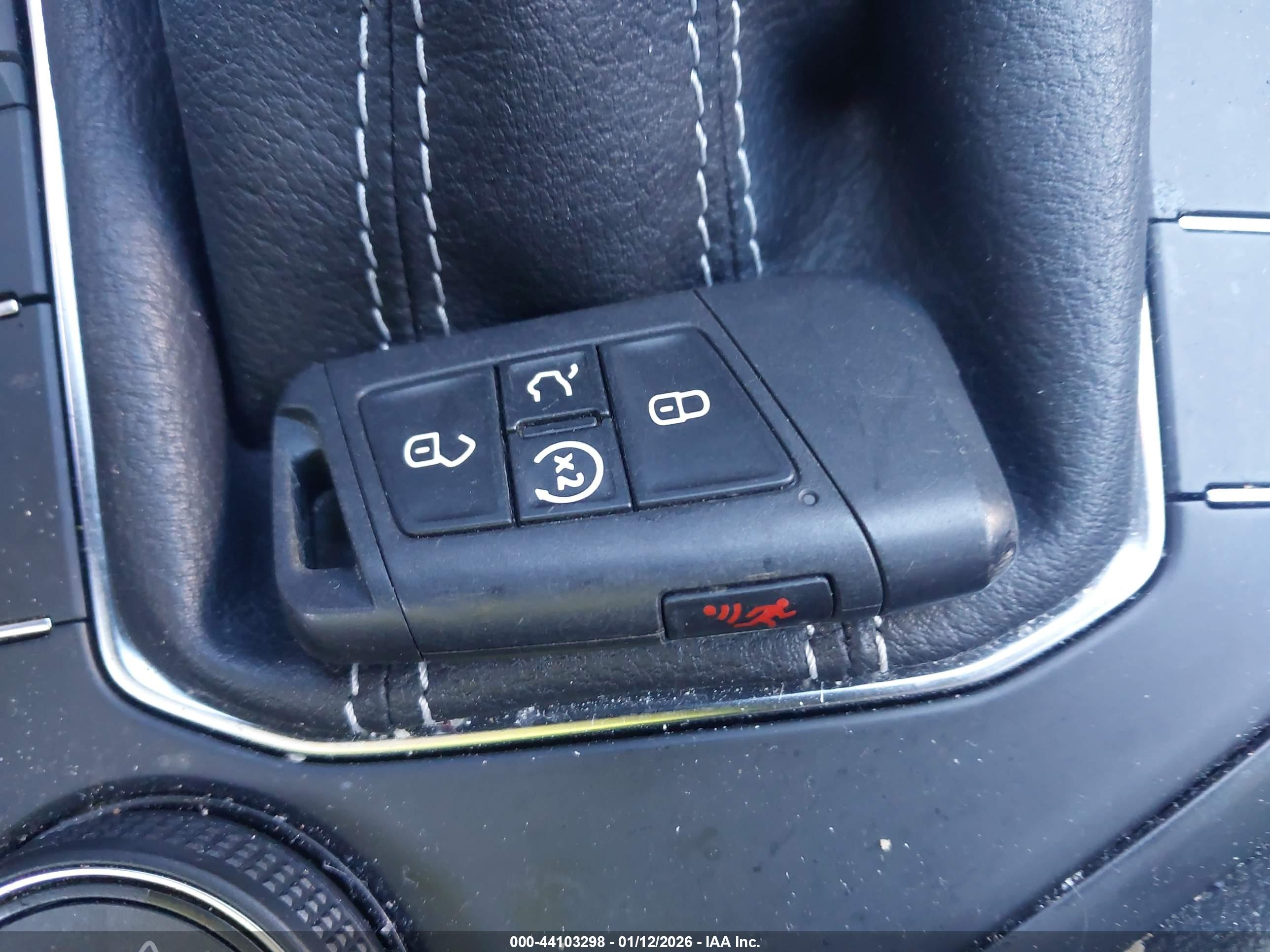 VOLKSWAGEN TAOS image 11