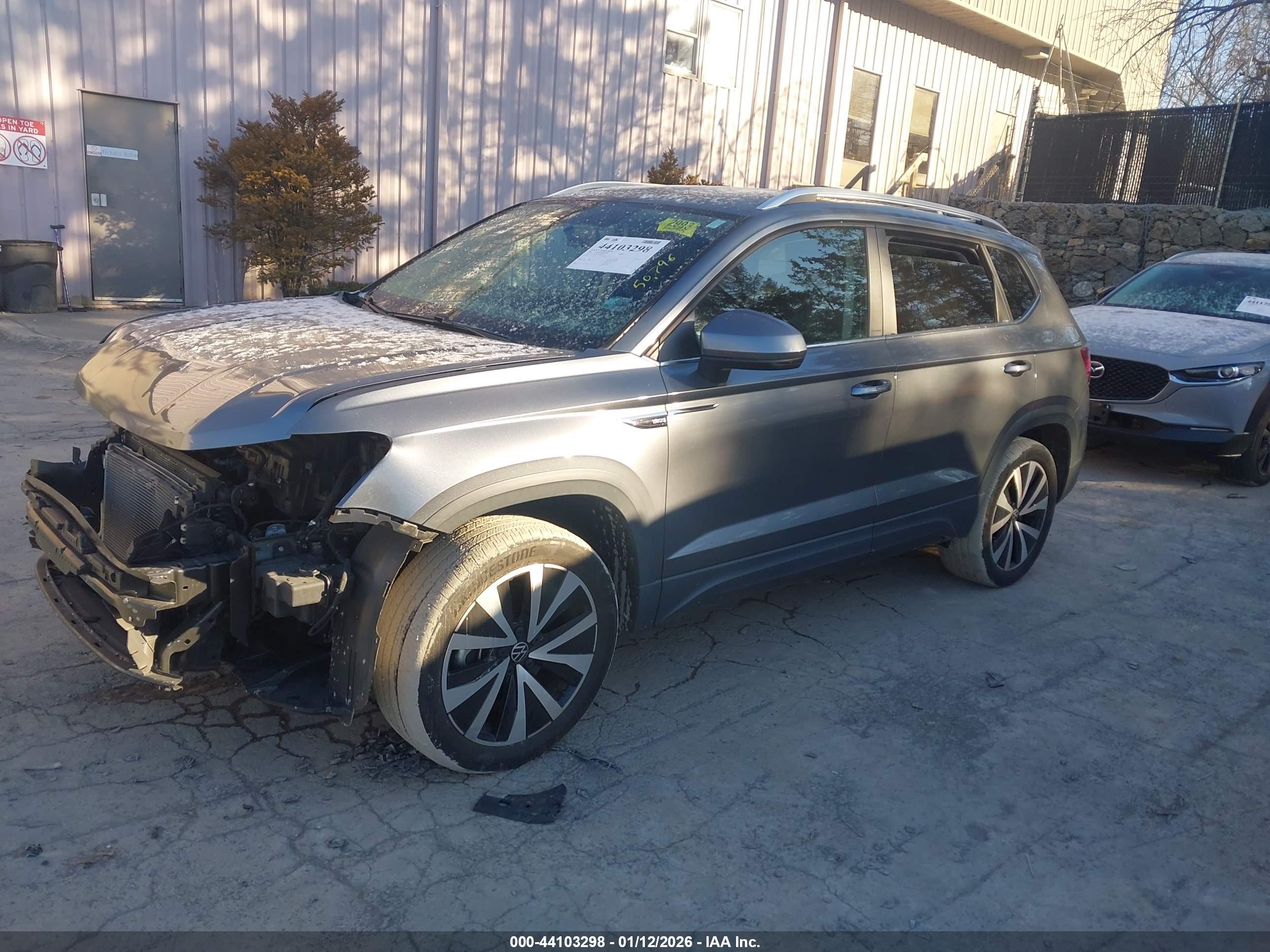 VOLKSWAGEN TAOS image 2