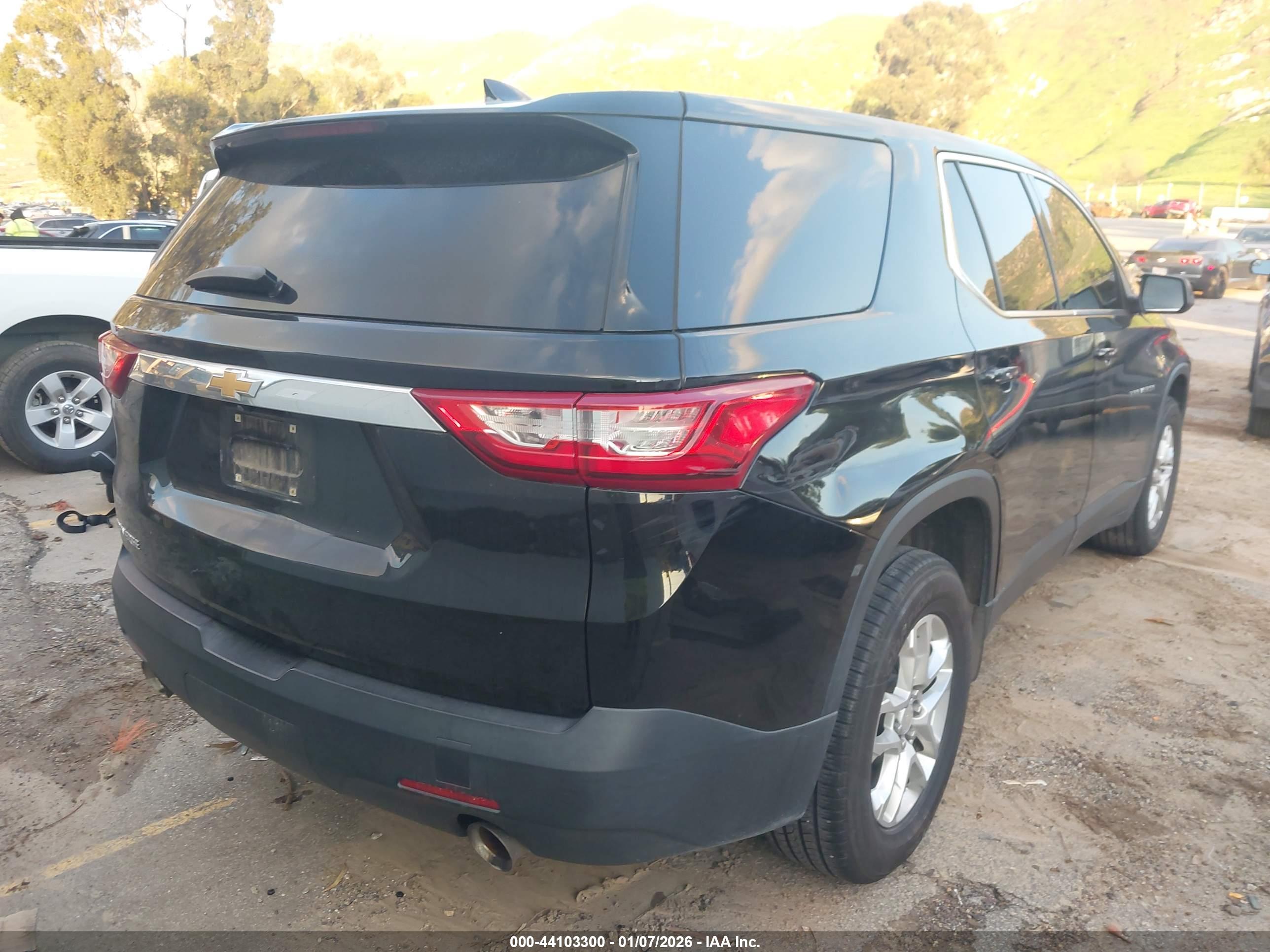 CHEVROLET TRAVERSE image 4