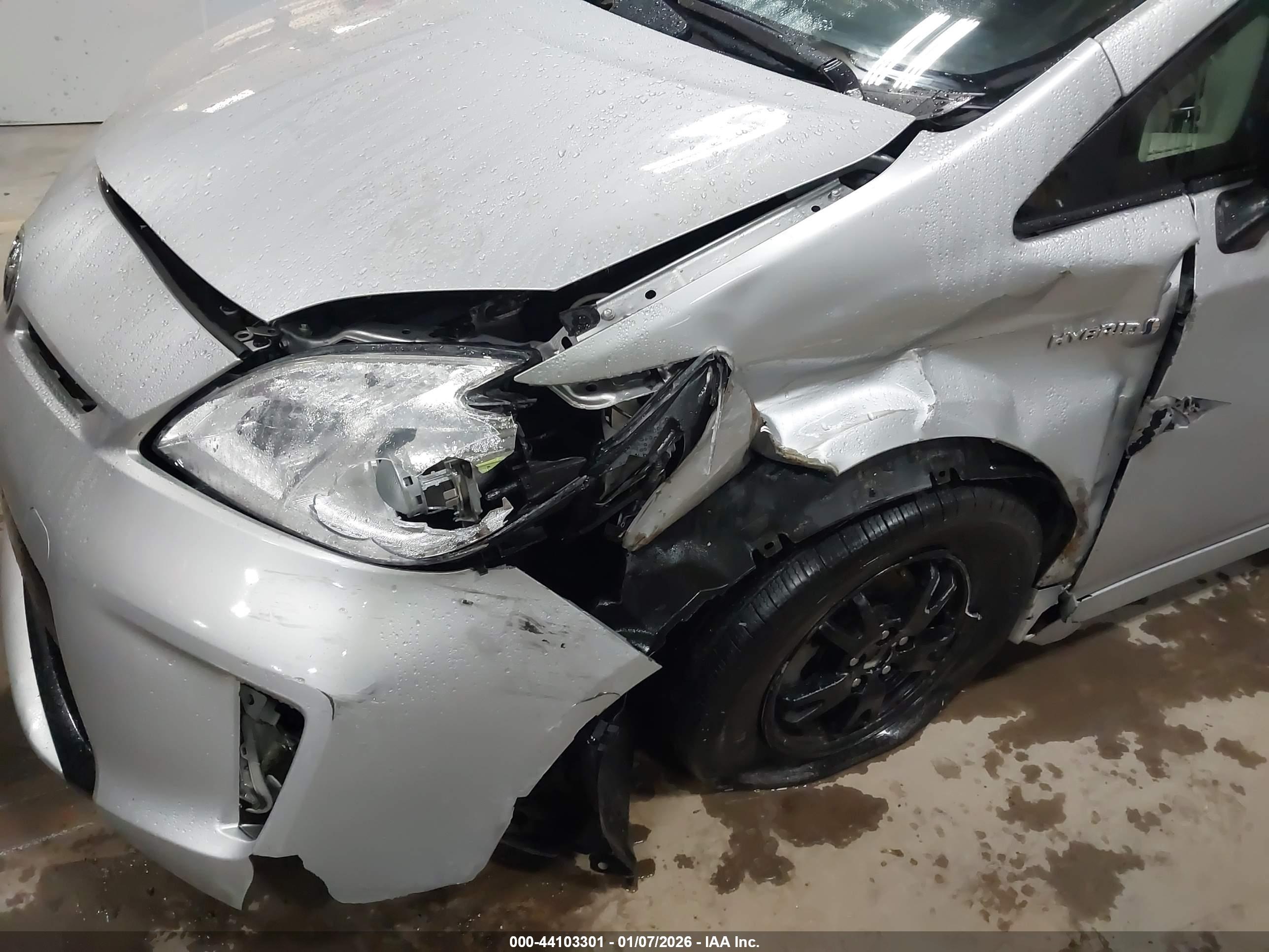 TOYOTA PRIUS image 6
