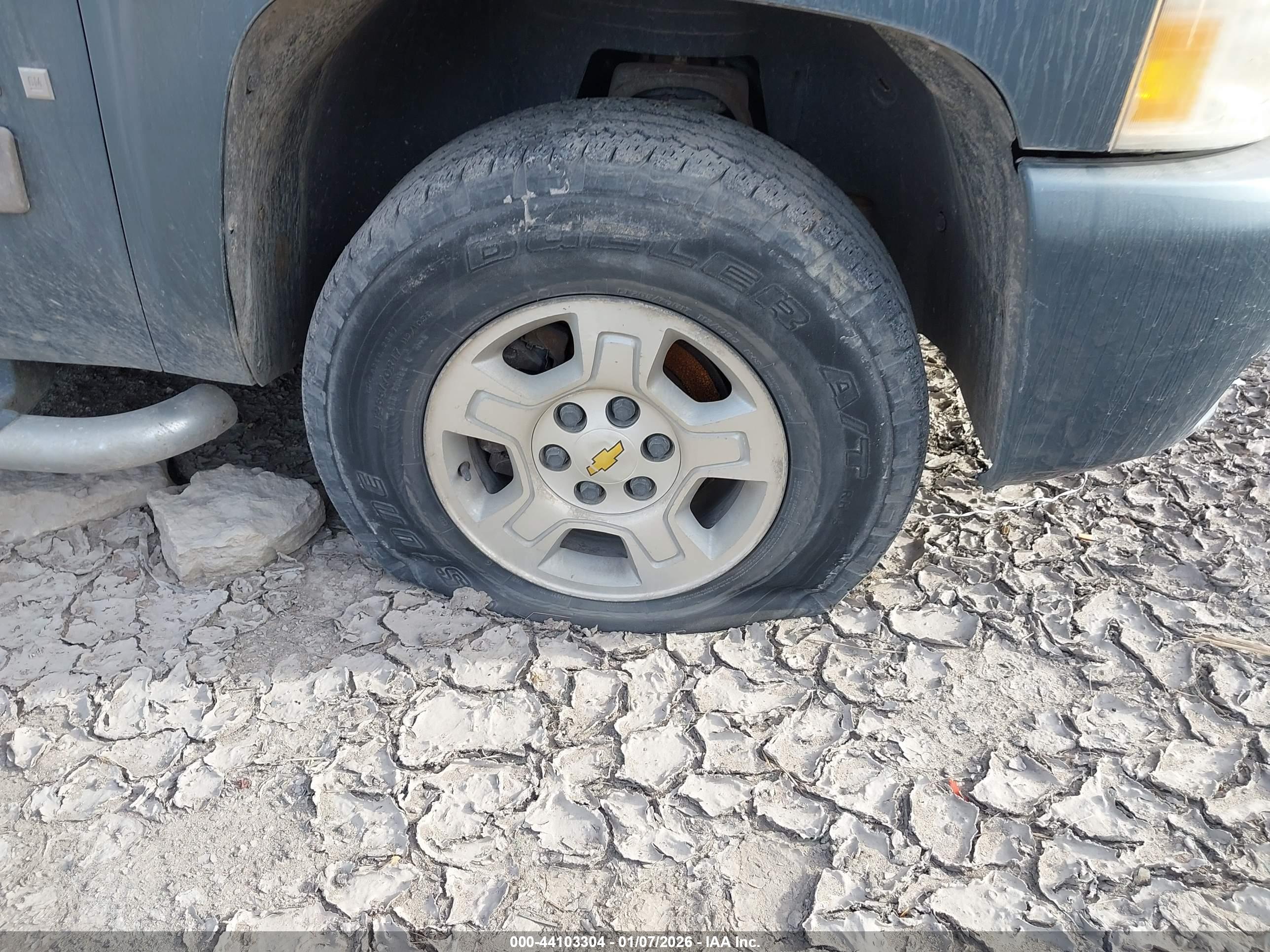 CHEVROLET SILVERADO image 6
