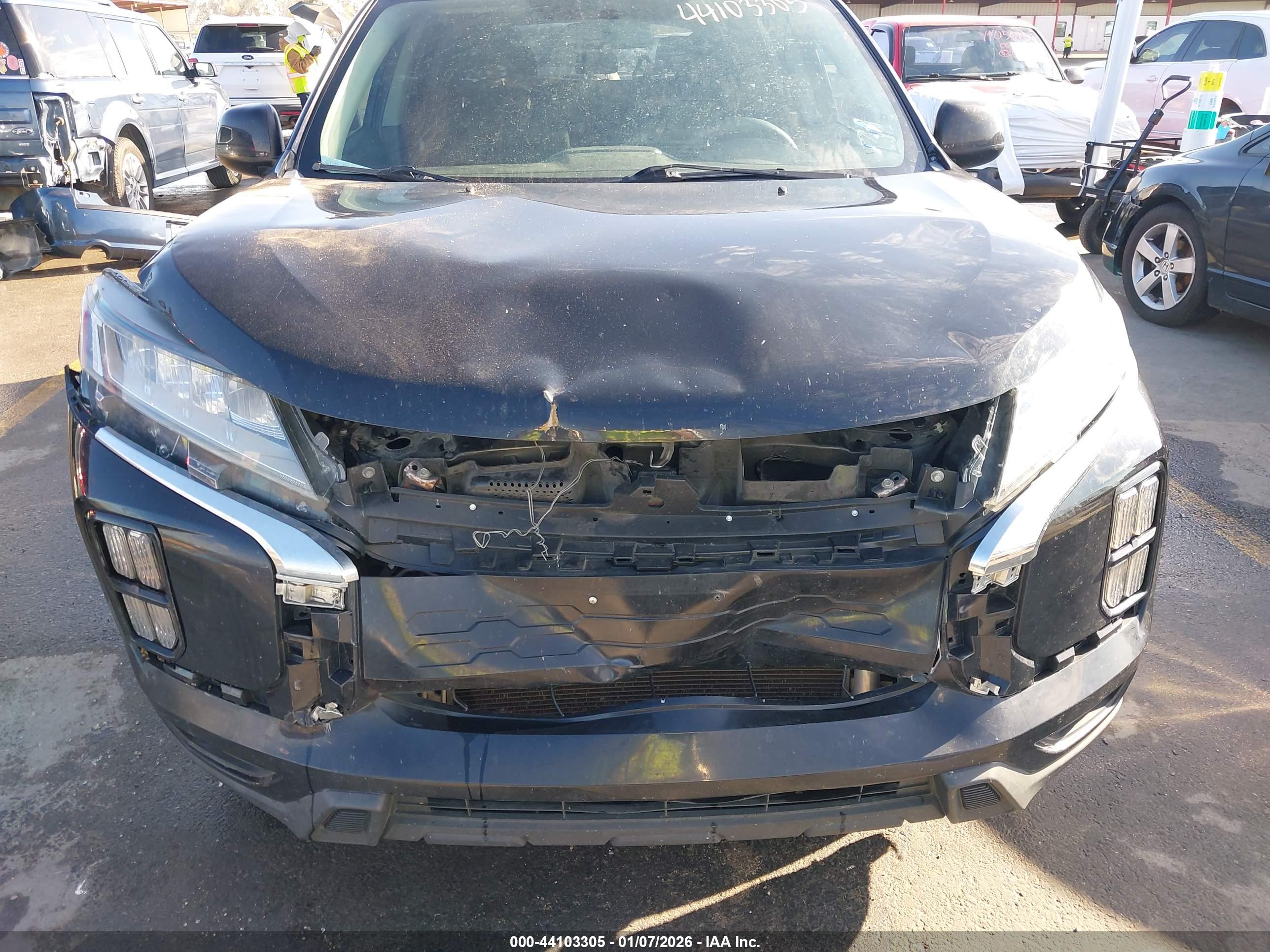 MITSUBISHI OUTLANDER image 6