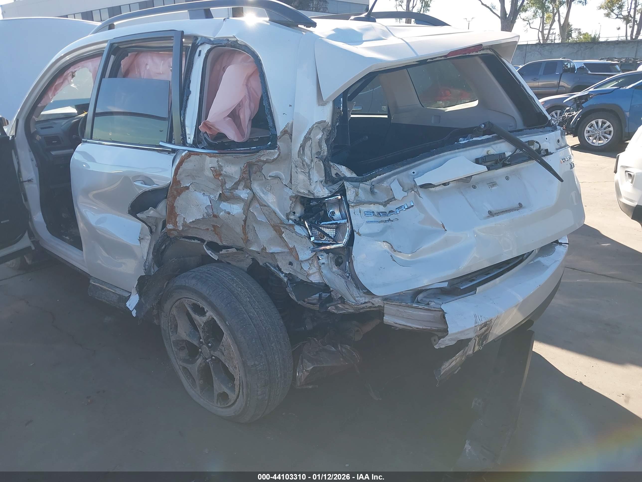 SUBARU FORESTER image 6