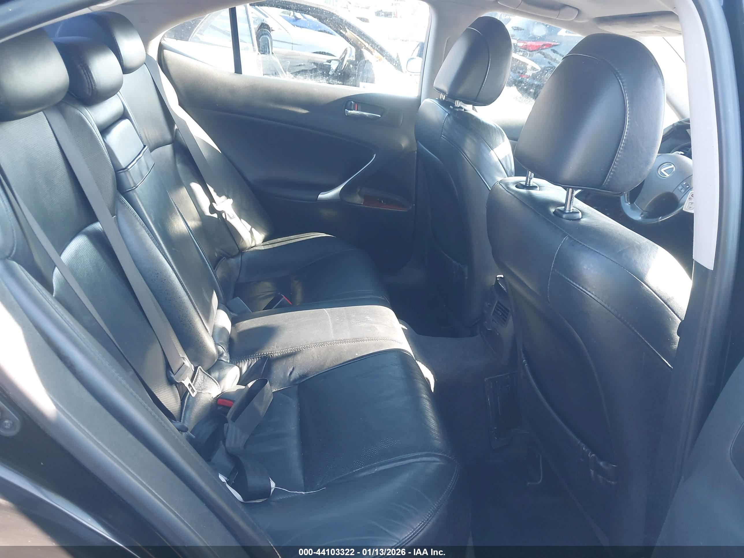 LEXUS IS image 8