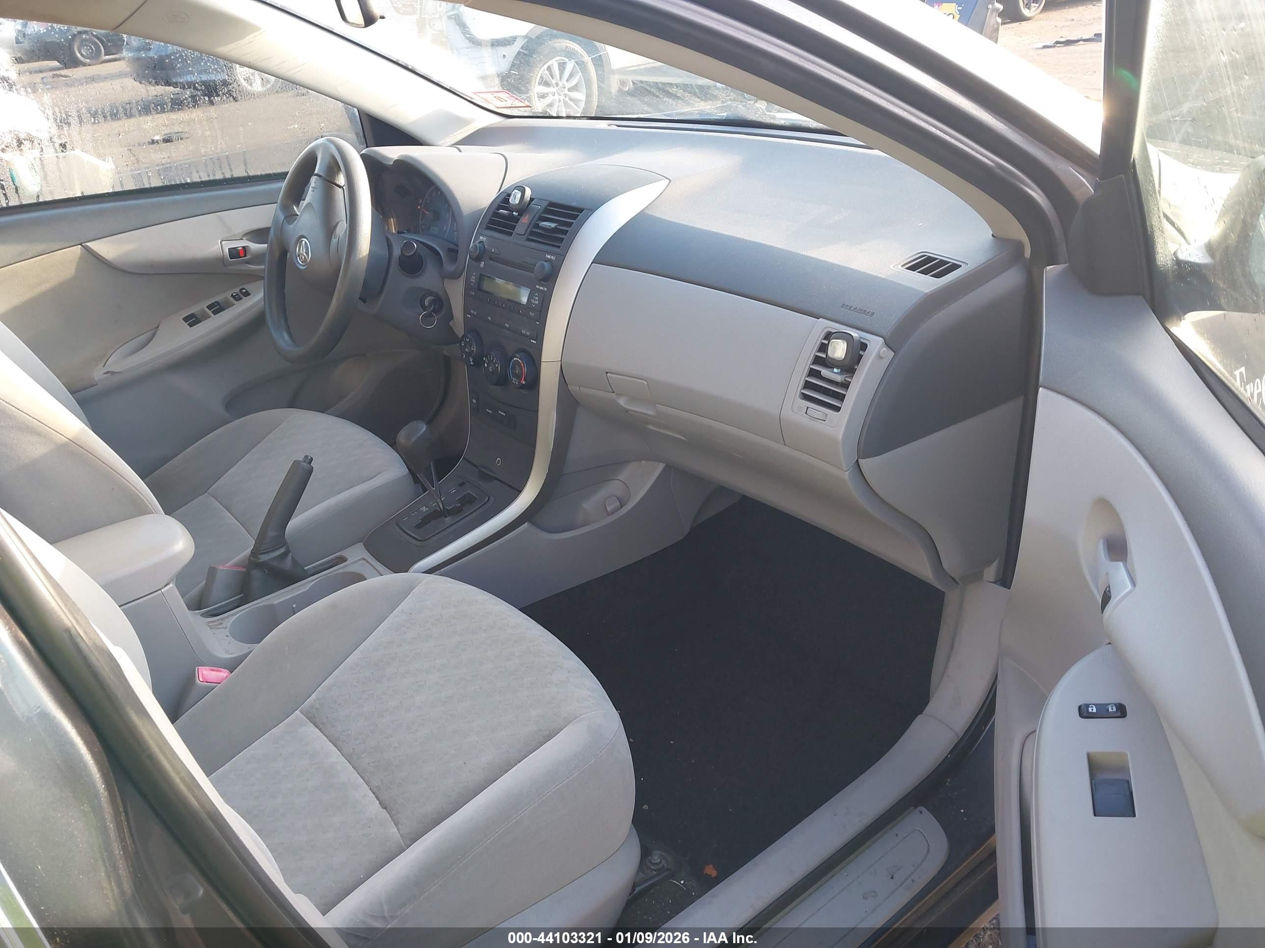 TOYOTA COROLLA image 5