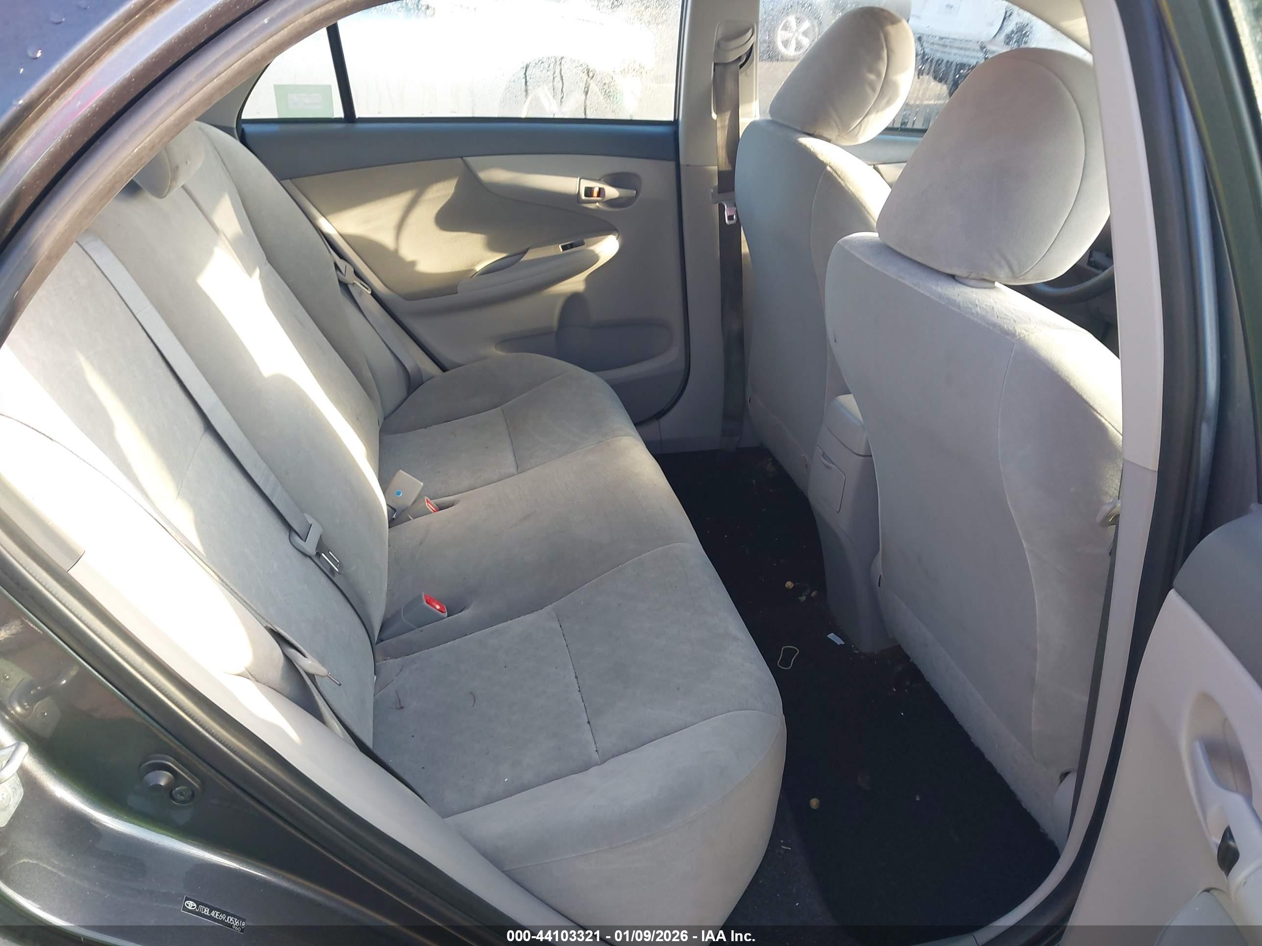 TOYOTA COROLLA image 8