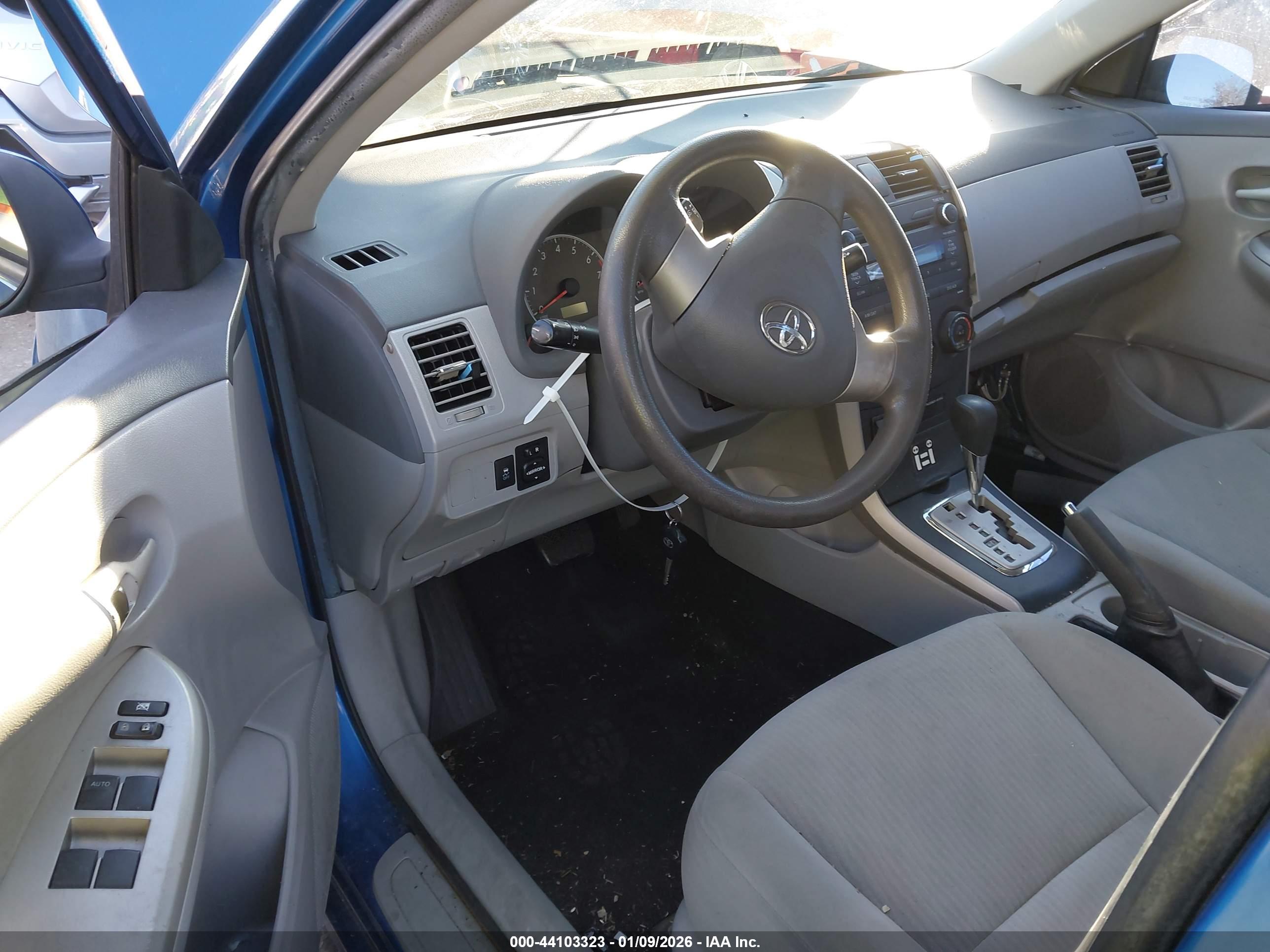 TOYOTA COROLLA image 5