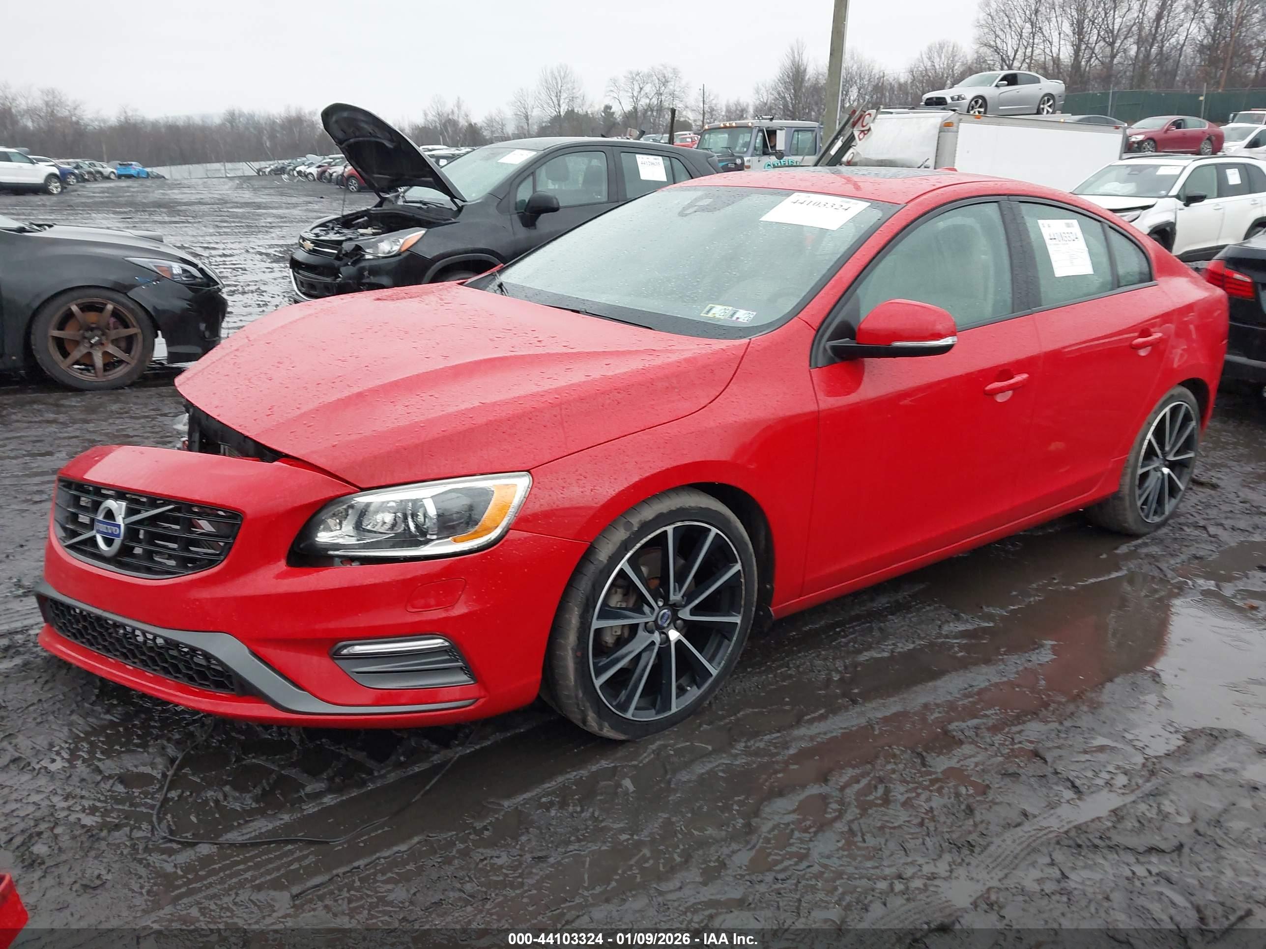 VOLVO S60 image 2