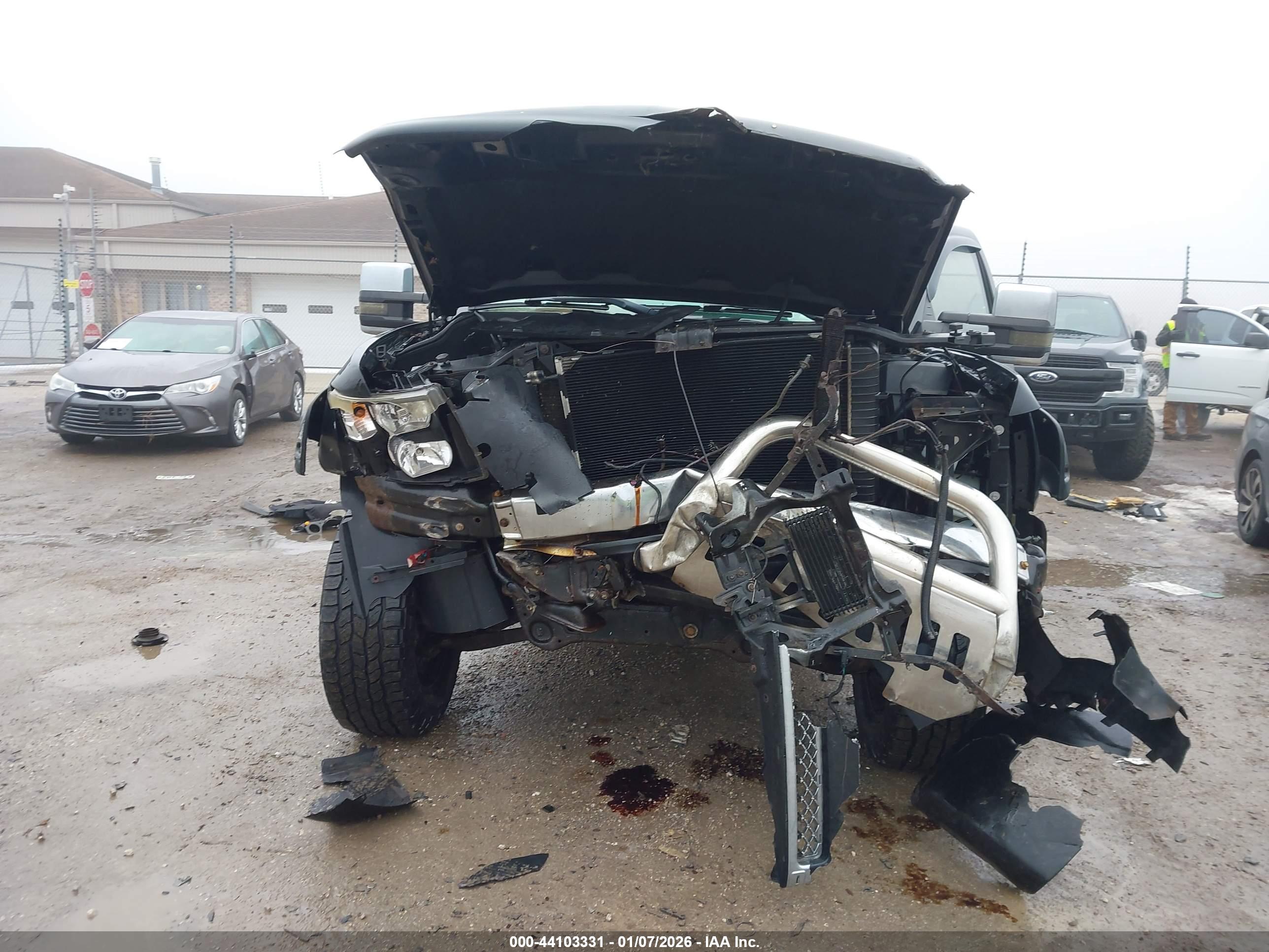 CHEVROLET SILVERADO image 6