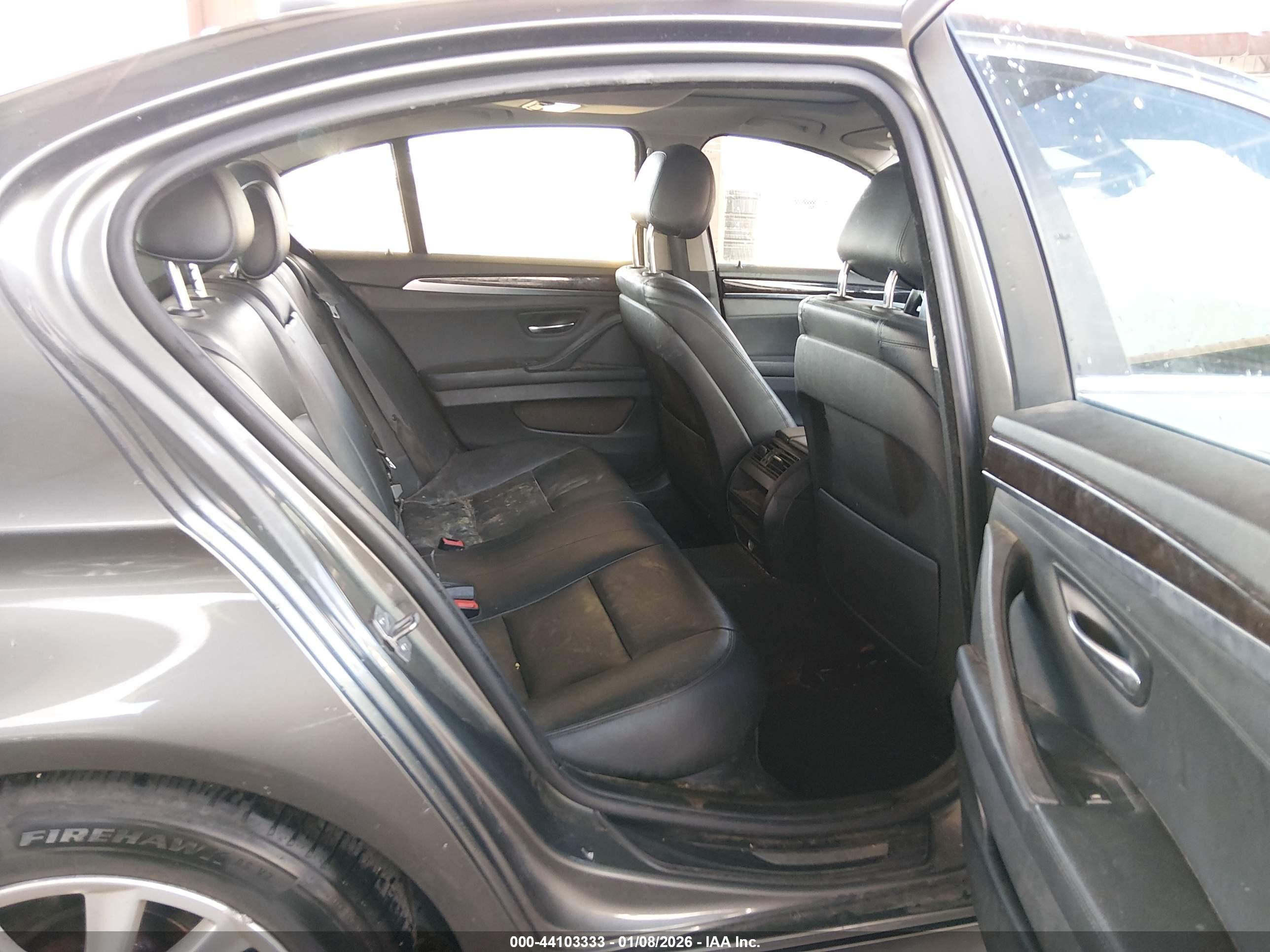 BMW 528I image 8