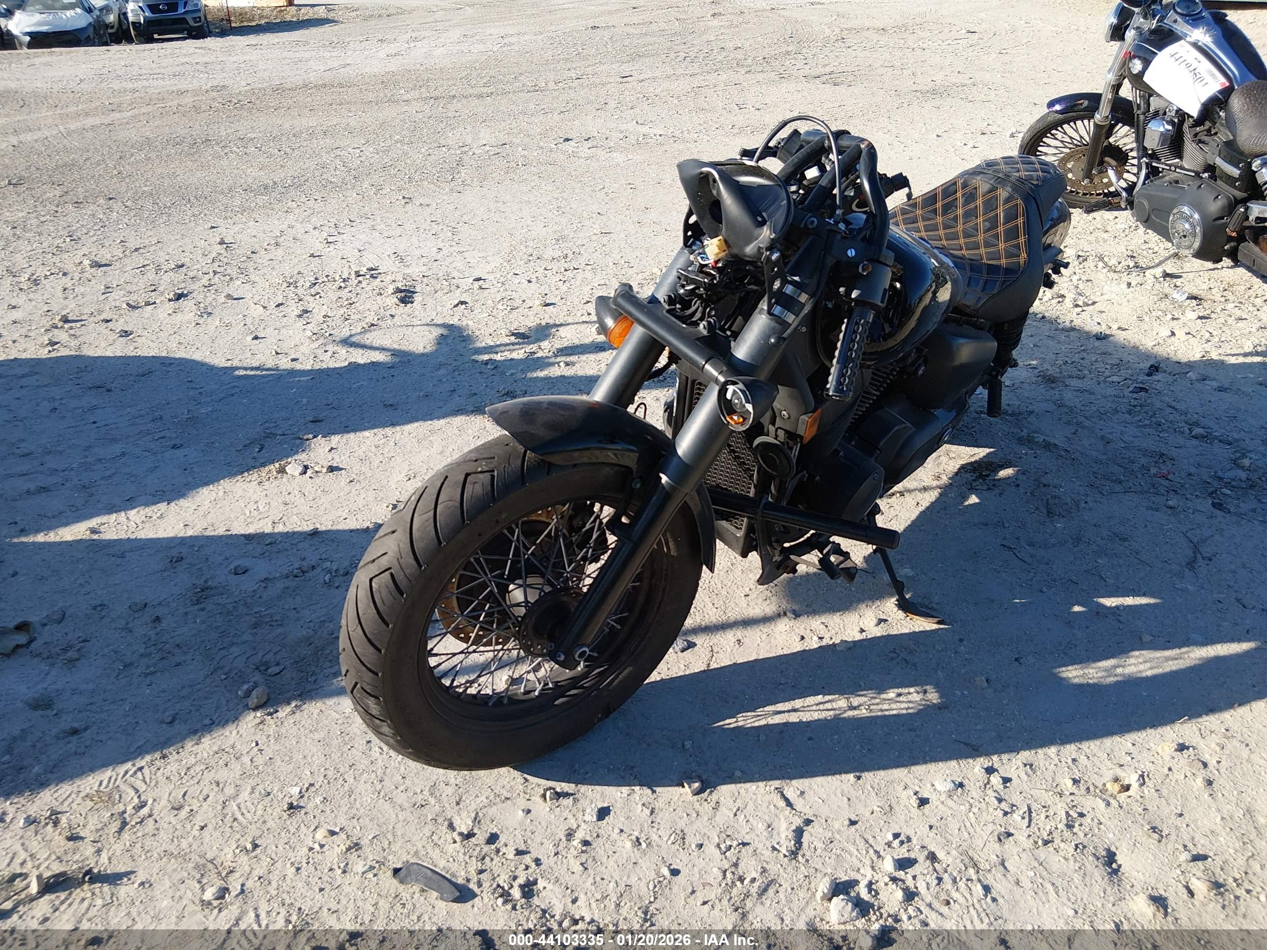 HONDA VT750 image 2