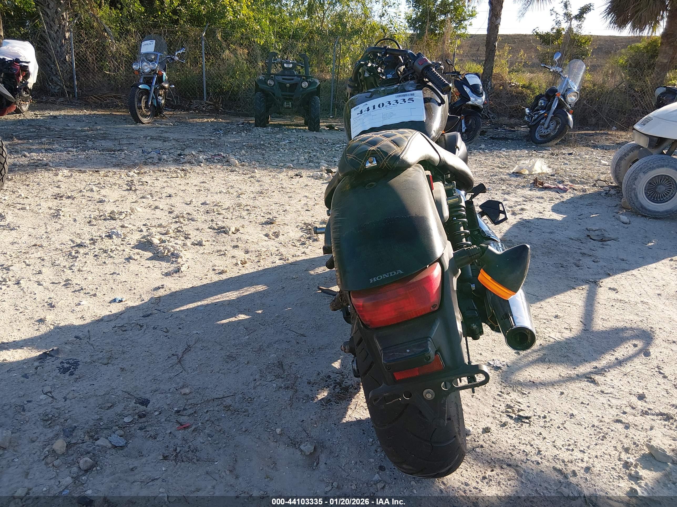 HONDA VT750 image 6