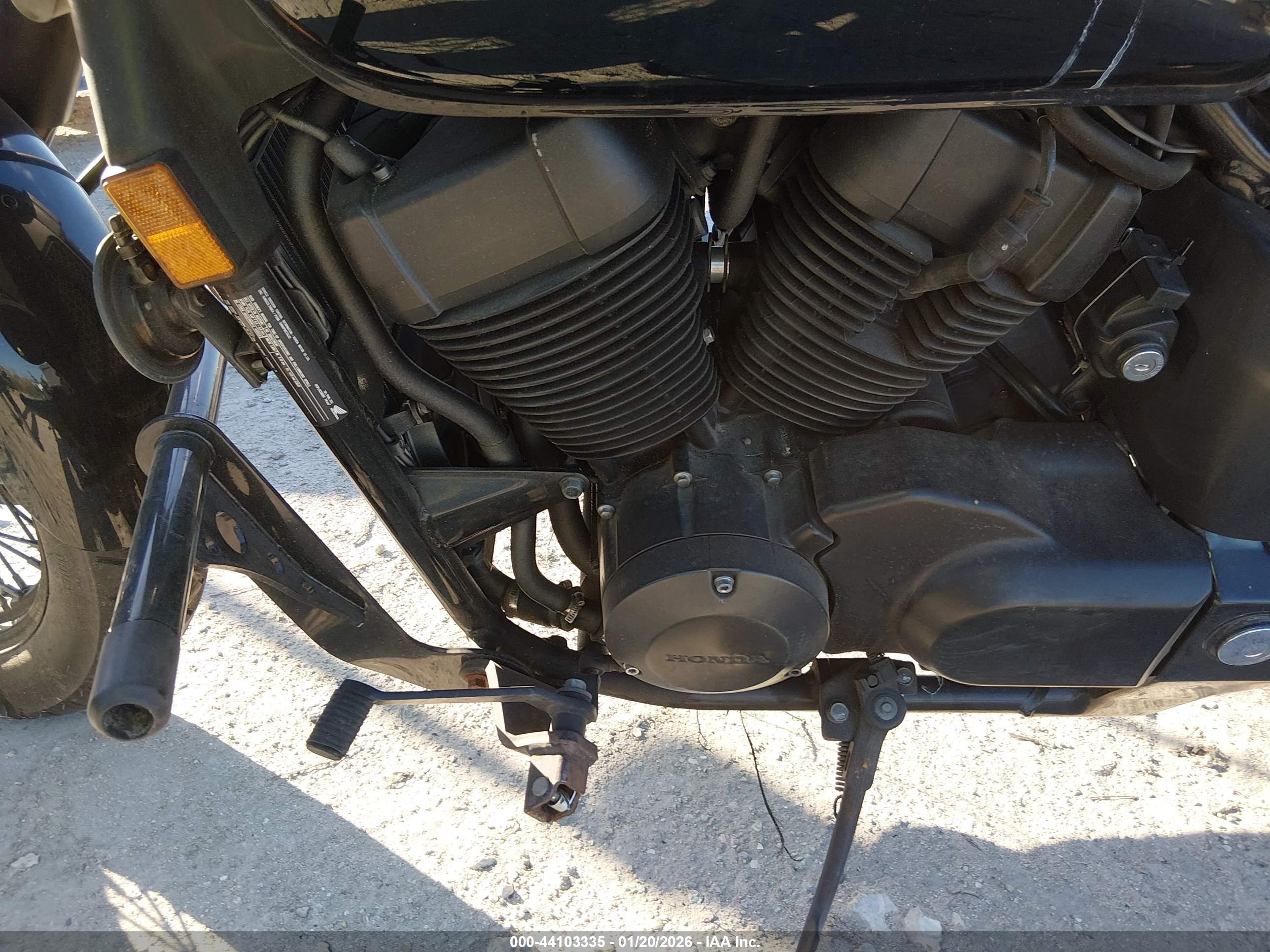 HONDA VT750 image 9