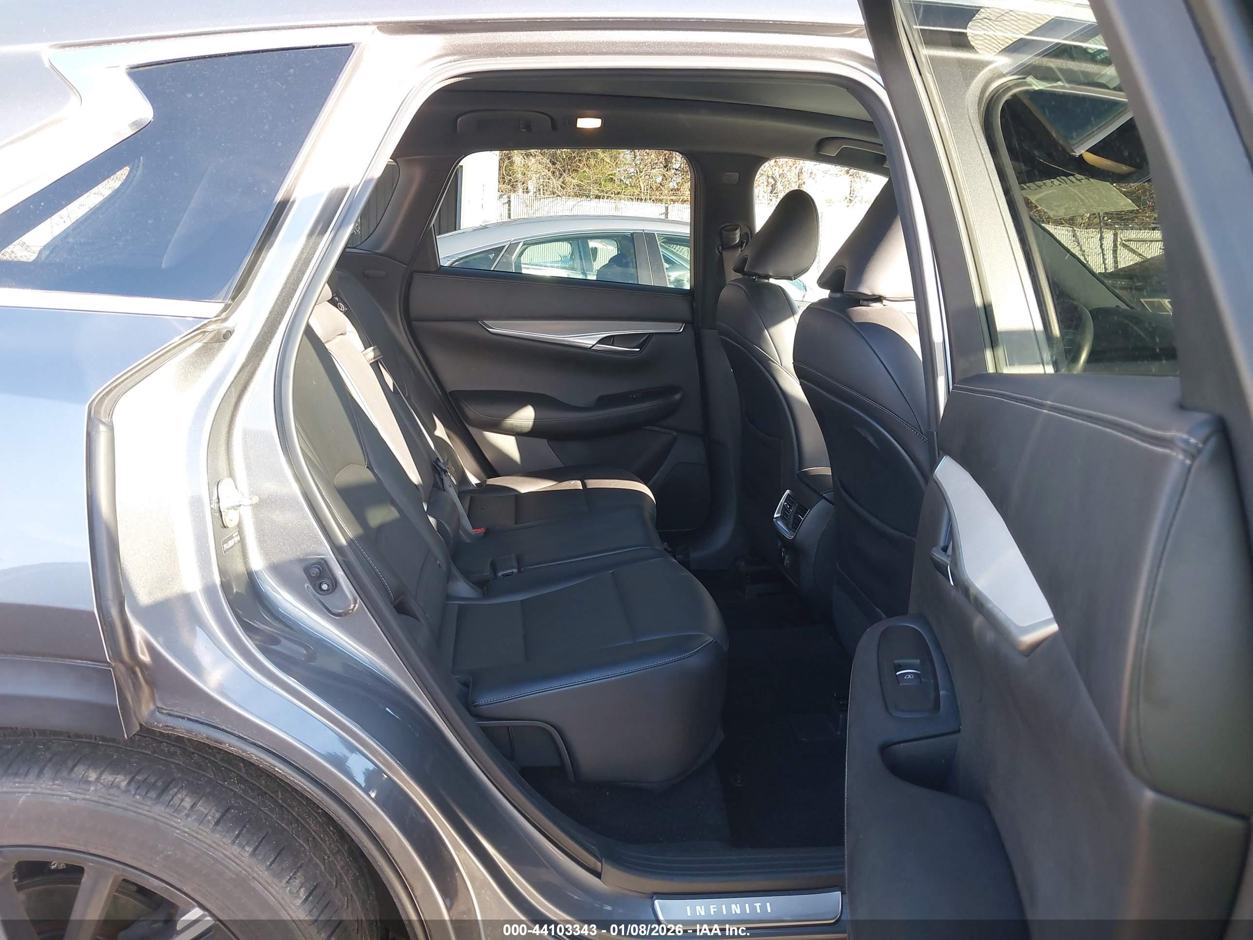 INFINITI QX50 image 8