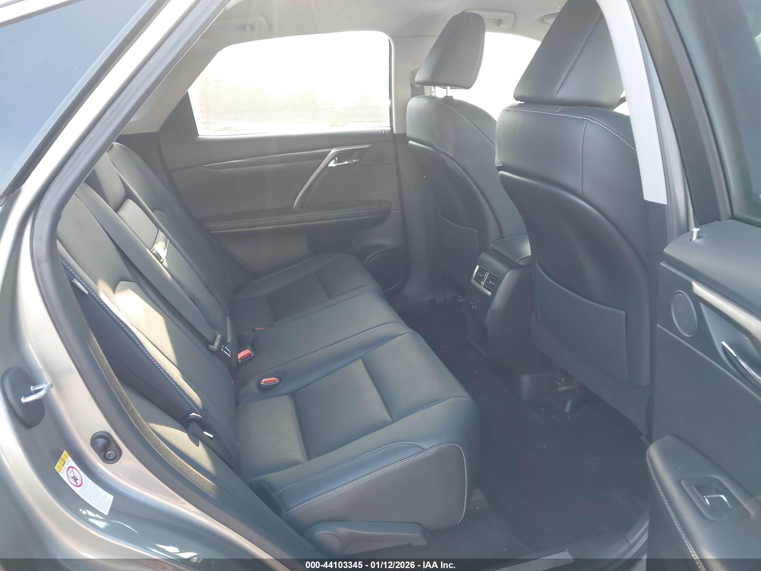 LEXUS RX image 8