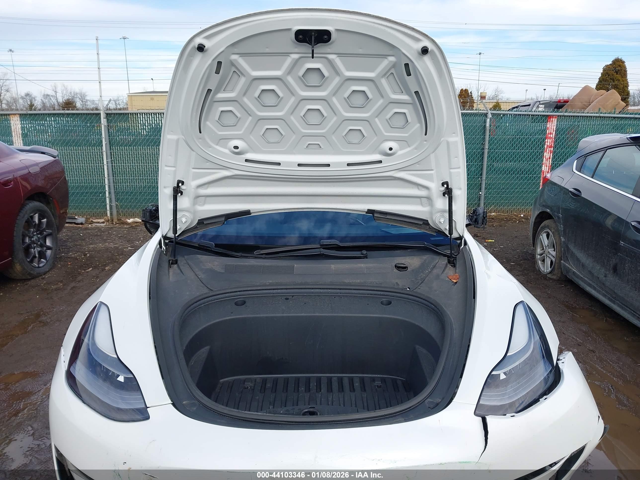 TESLA MODEL image 10