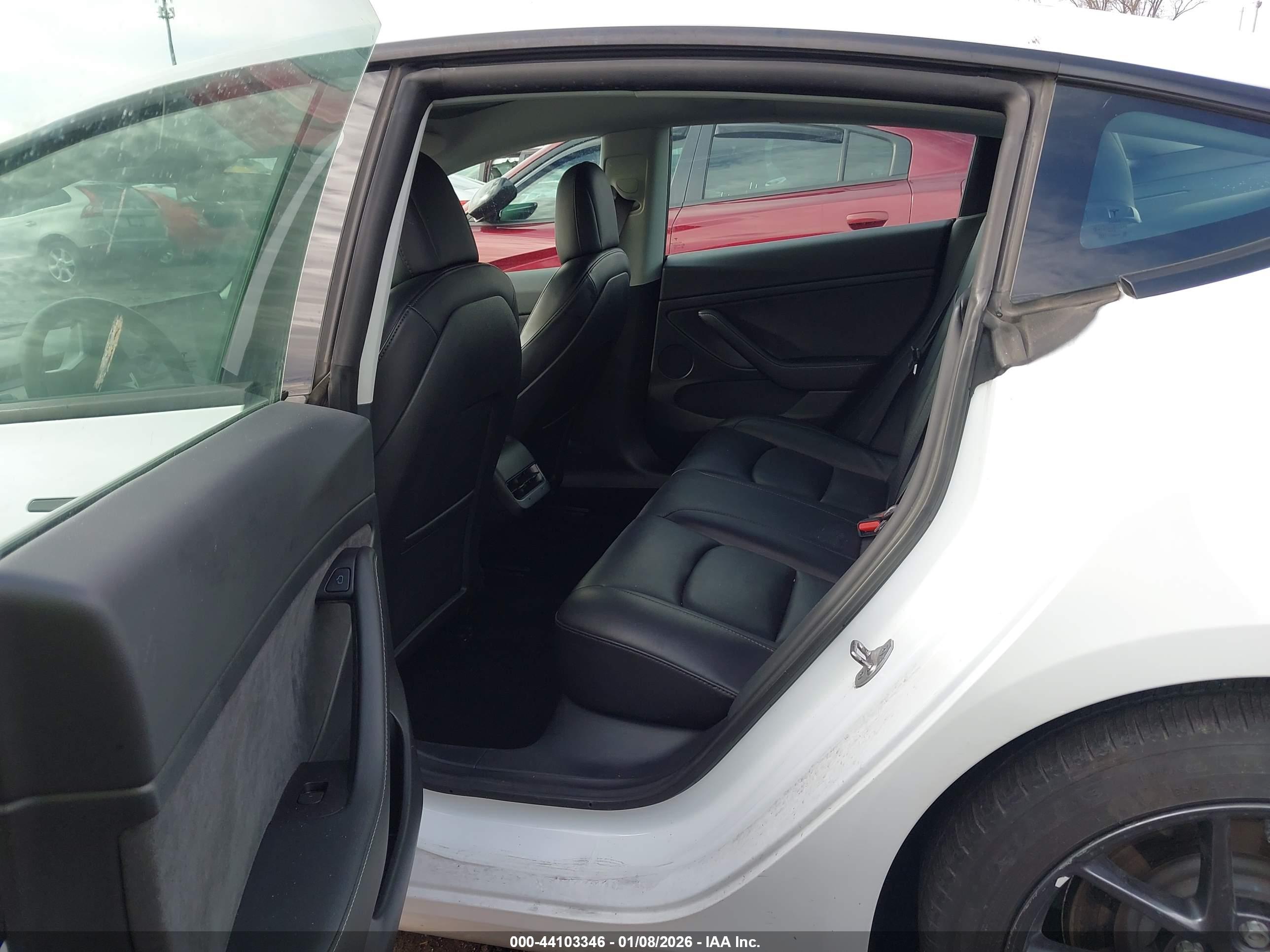TESLA MODEL image 8