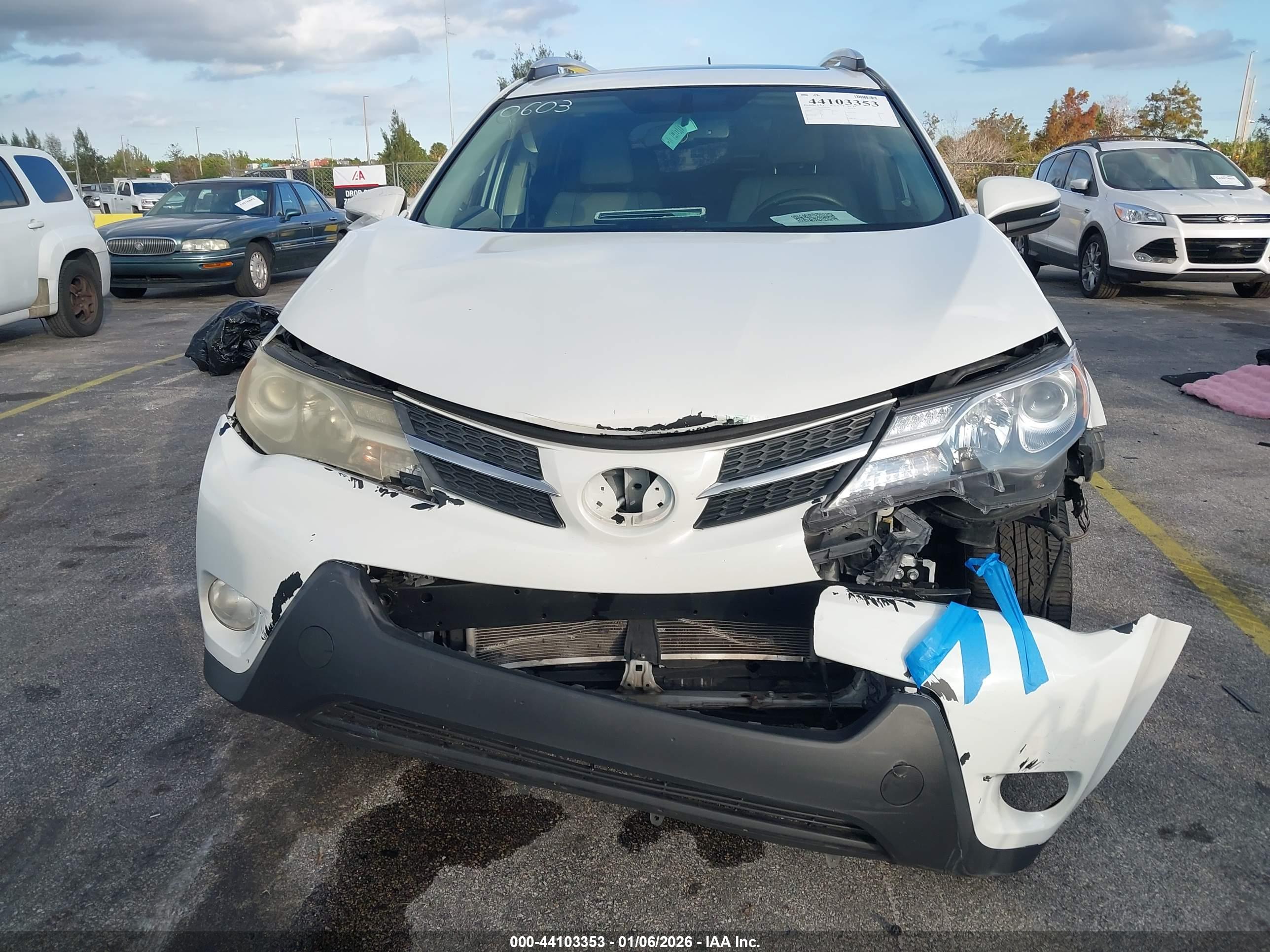 TOYOTA RAV4 image 6