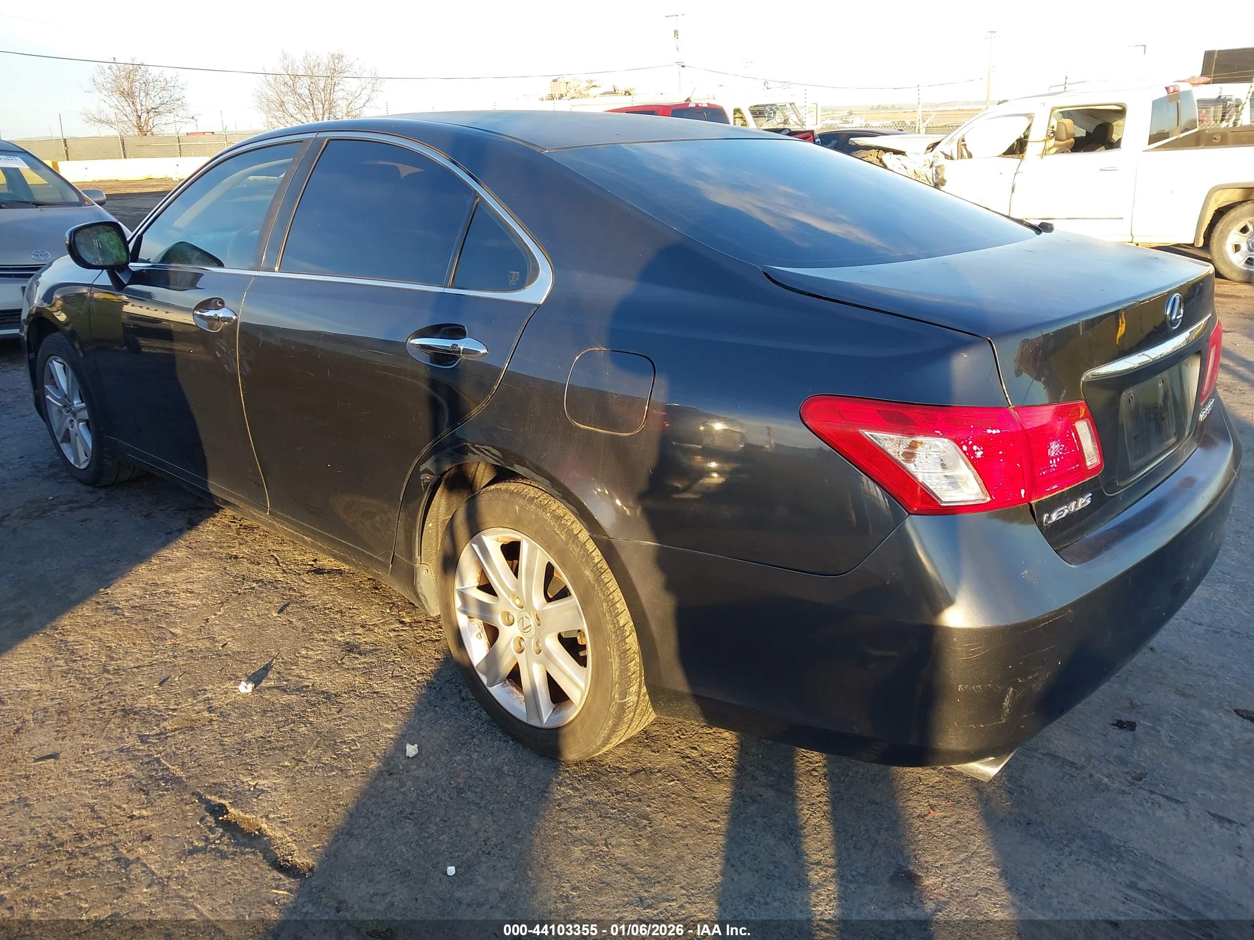 LEXUS ES image 3